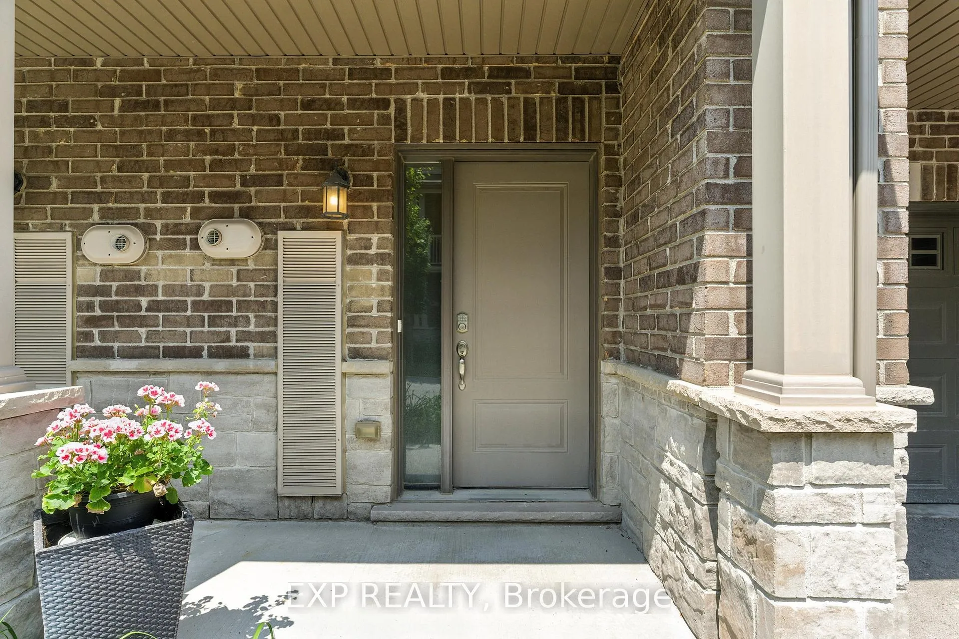 Photo 3 of Unit Unit 37, 377 Glancaster Road, Hamilton, Villages of Glancaster — HOMEH
