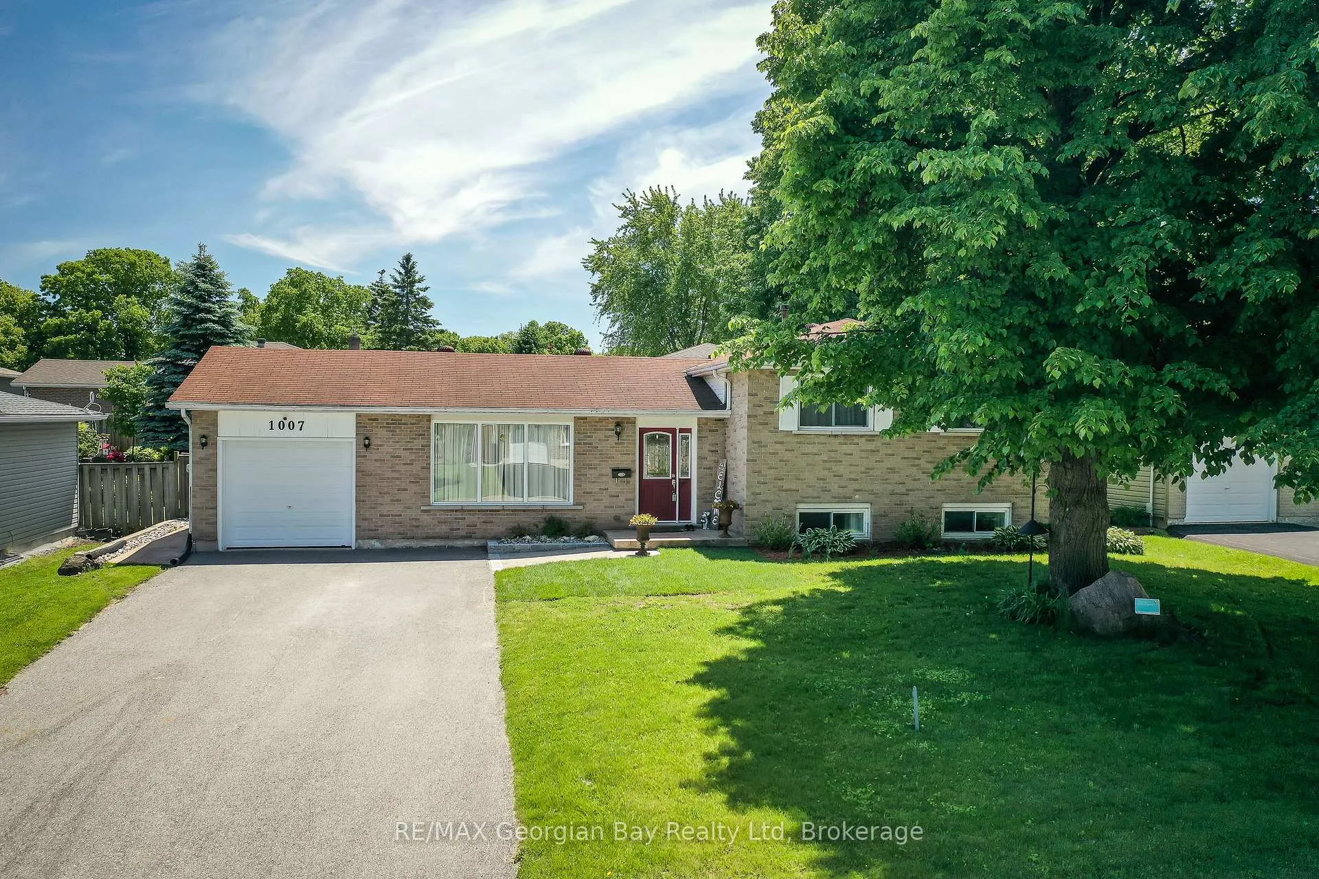 Photo 1 of 1007 Glen Mhor Crescent, Midland — HOMEH