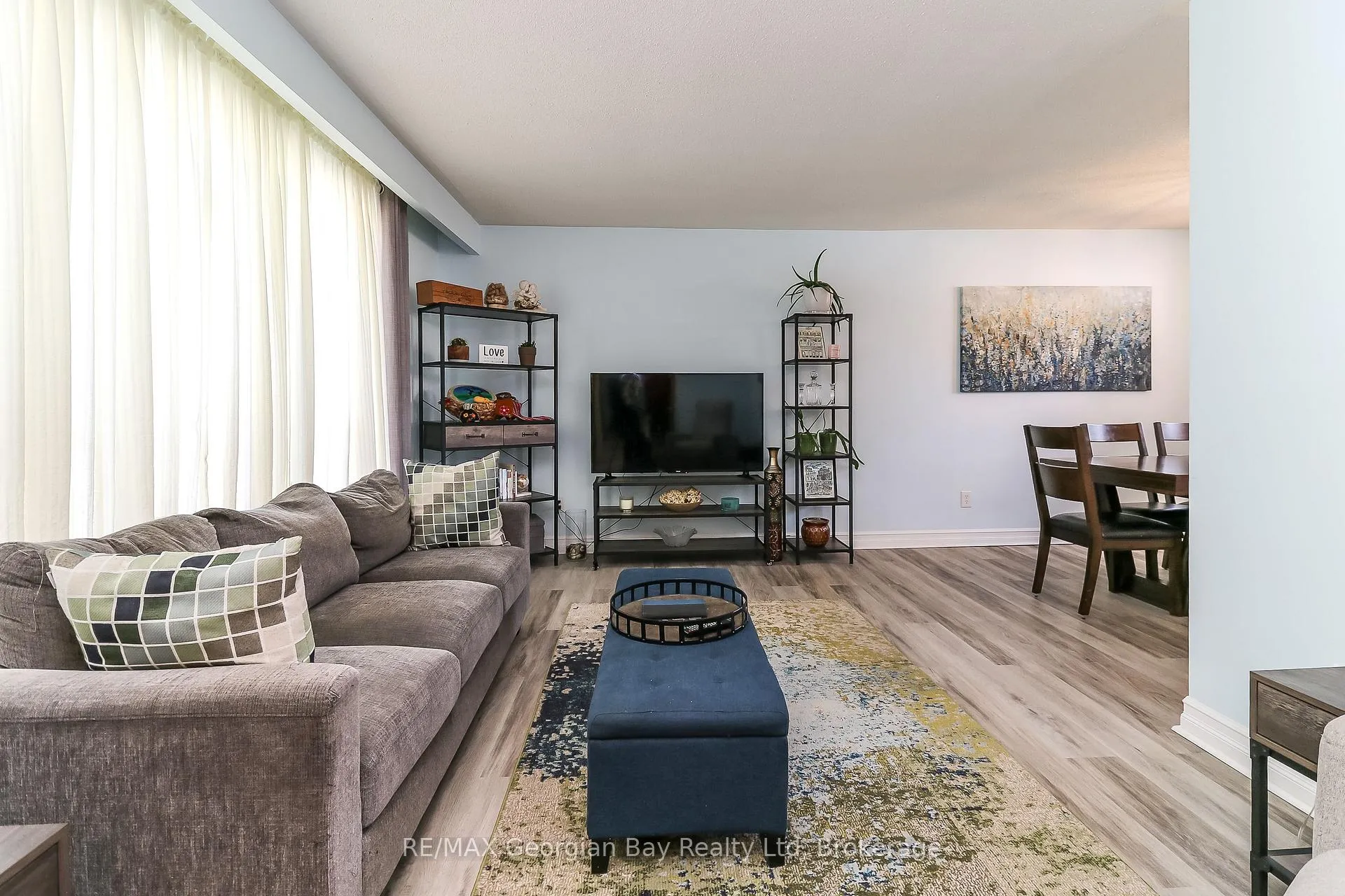 Photo 6 of 1007 Glen Mhor Crescent, Midland — HOMEH