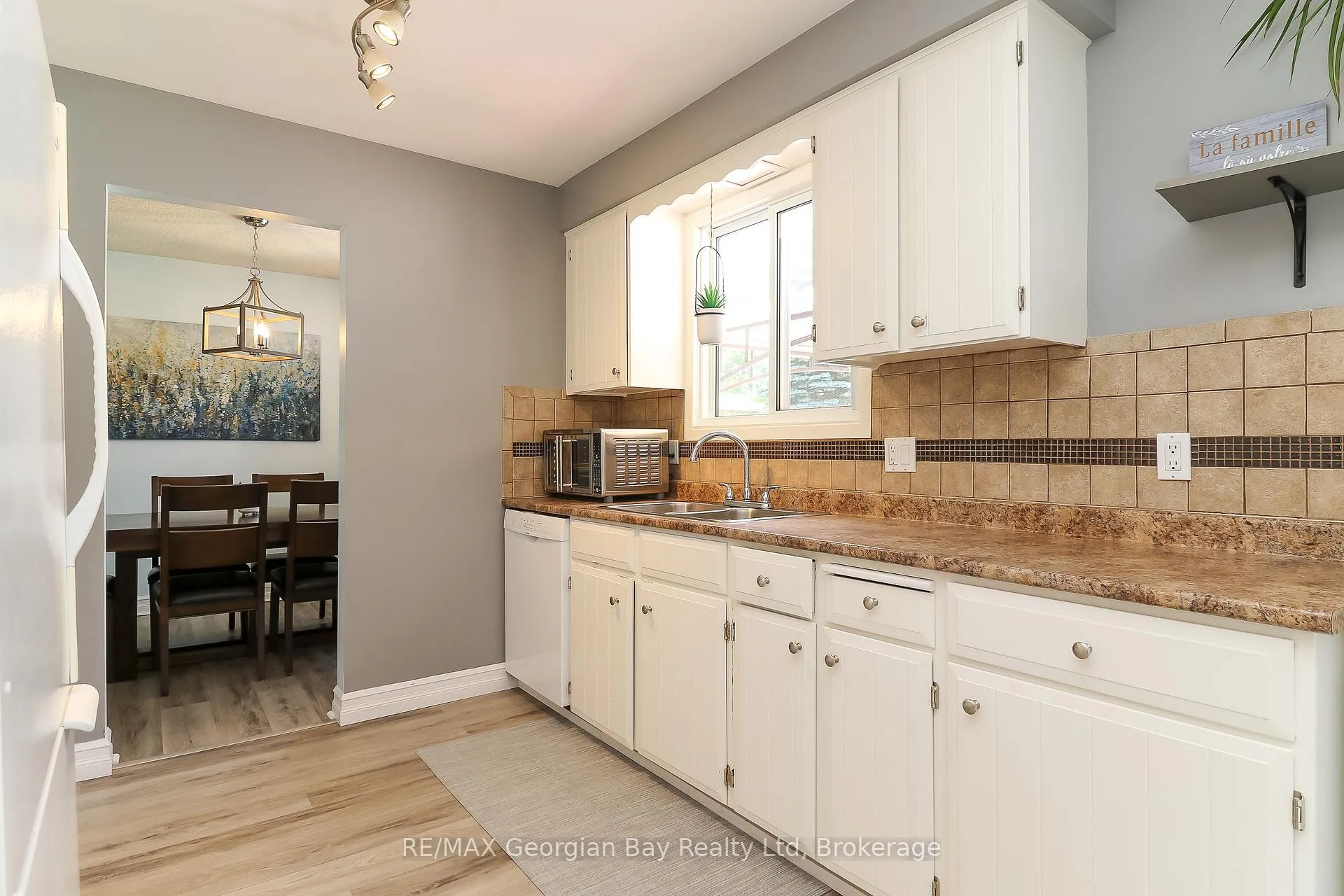 Photo 13 of 1007 Glen Mhor Crescent, Midland — HOMEH