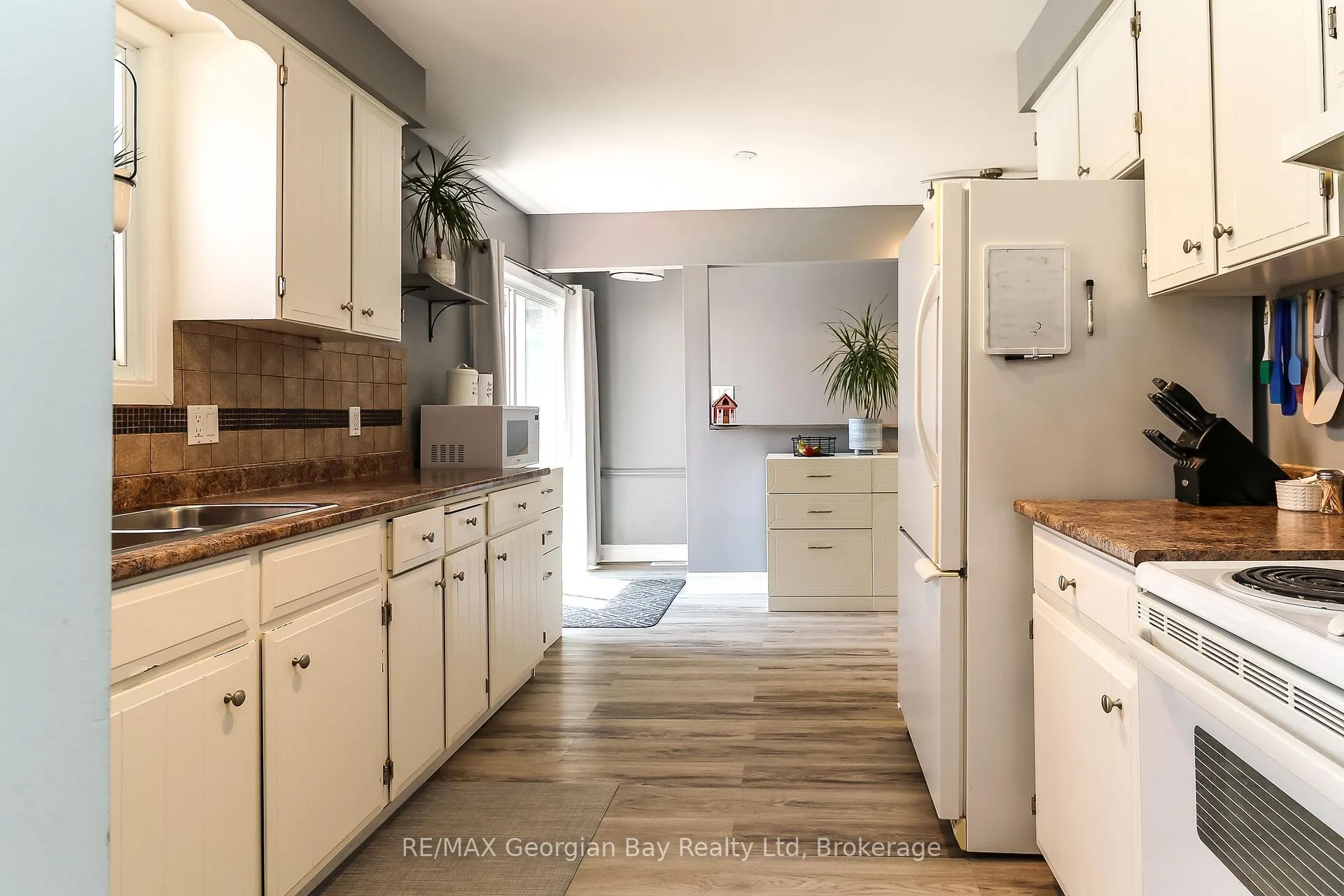 Photo 14 of 1007 Glen Mhor Crescent, Midland — HOMEH