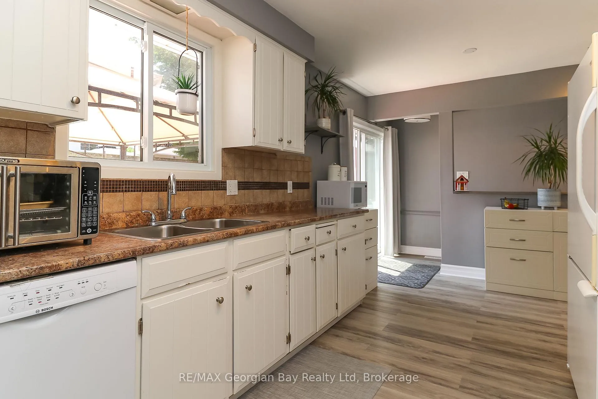 Photo 15 of 1007 Glen Mhor Crescent, Midland — HOMEH