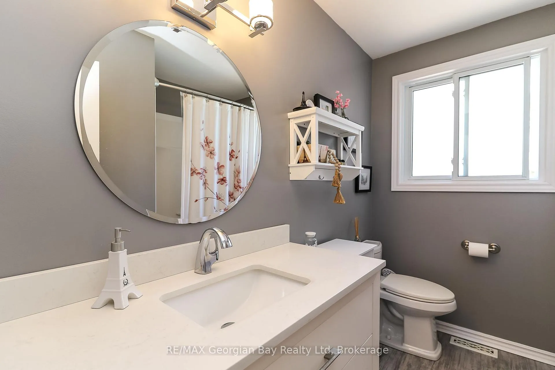 Photo 20 of 1007 Glen Mhor Crescent, Midland — HOMEH