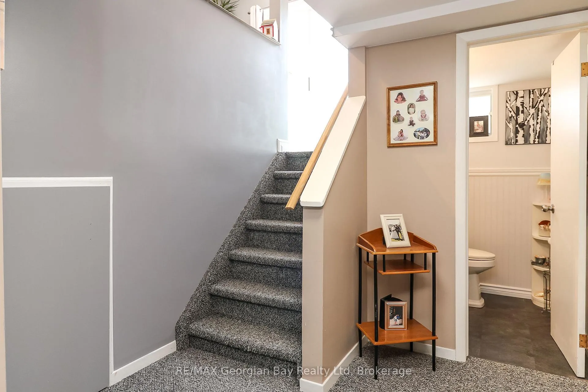 Photo 22 of 1007 Glen Mhor Crescent, Midland — HOMEH