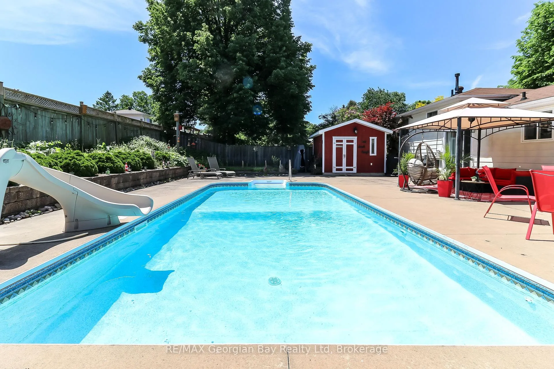 Photo 33 of 1007 Glen Mhor Crescent, Midland — HOMEH