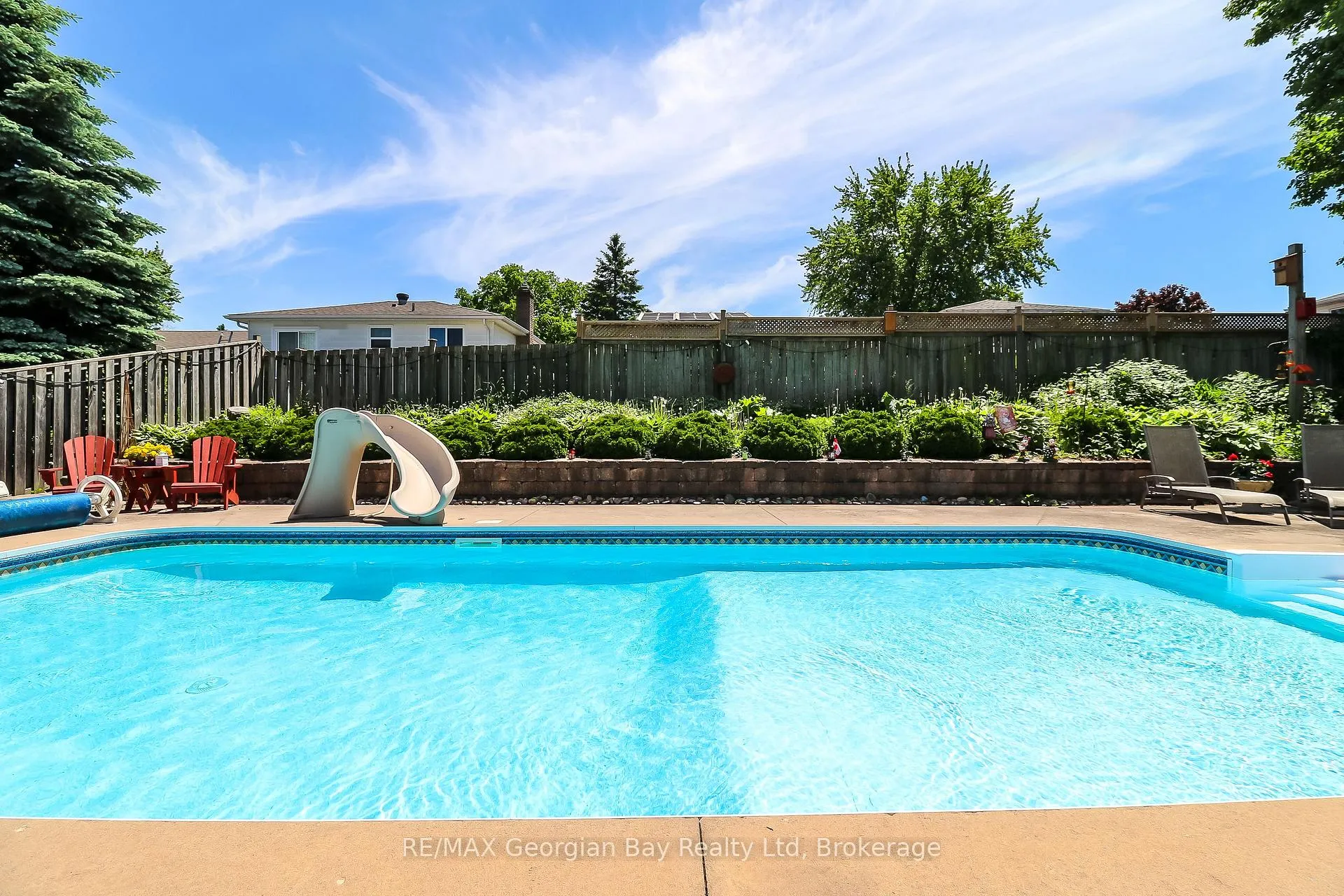 Photo 35 of 1007 Glen Mhor Crescent, Midland — HOMEH