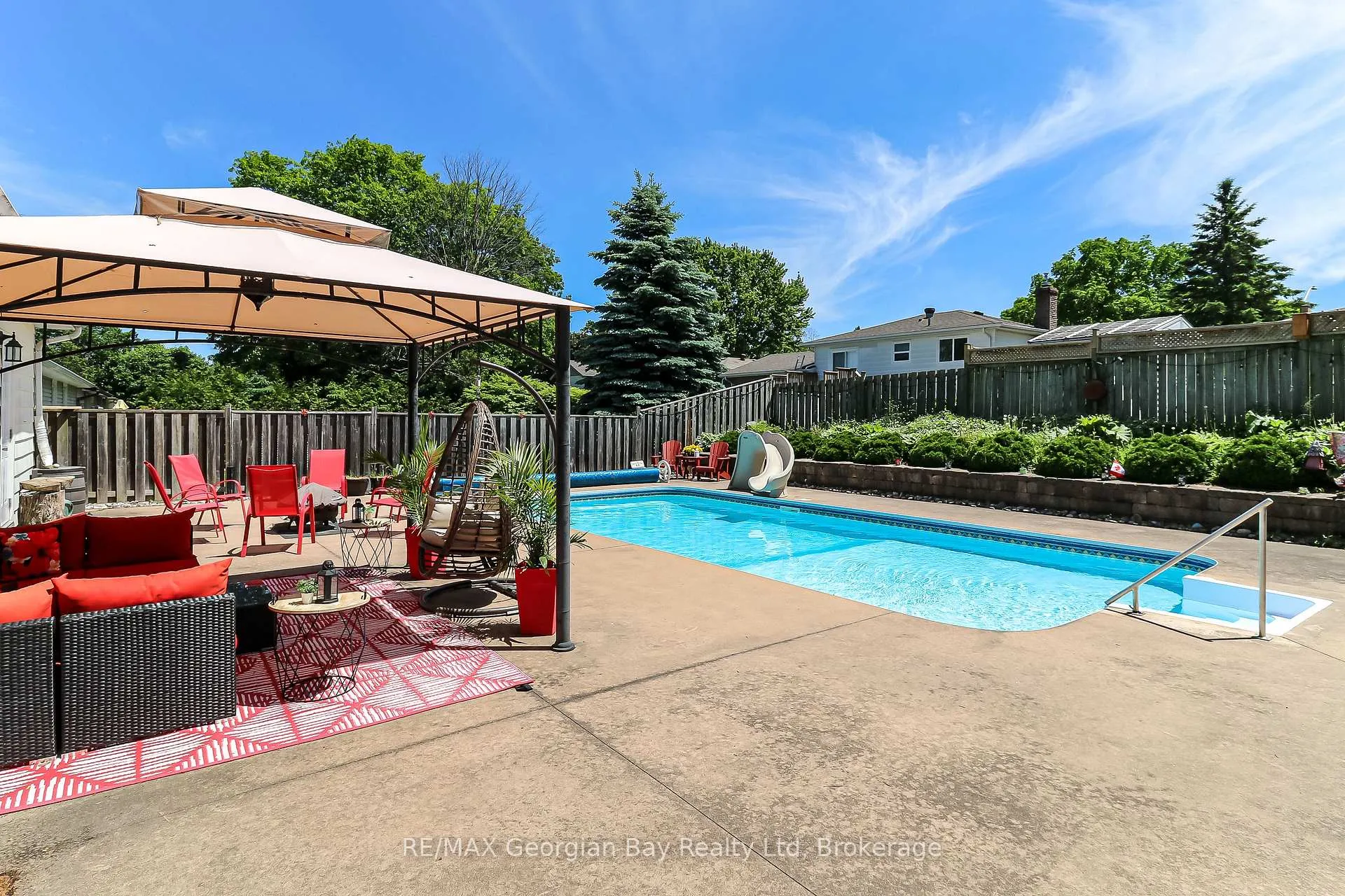 Photo 36 of 1007 Glen Mhor Crescent, Midland — HOMEH