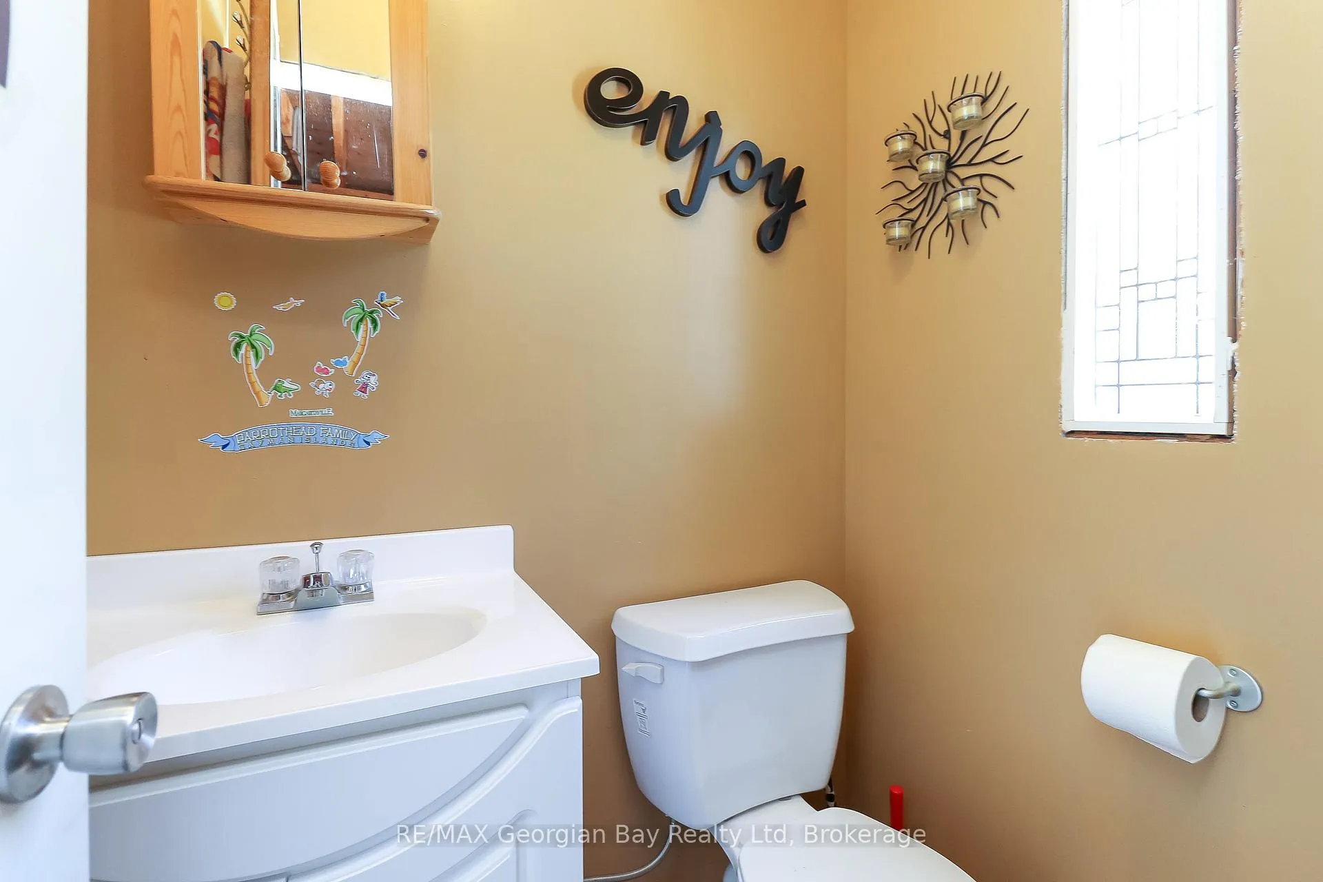 Photo 46 of 1007 Glen Mhor Crescent, Midland — HOMEH