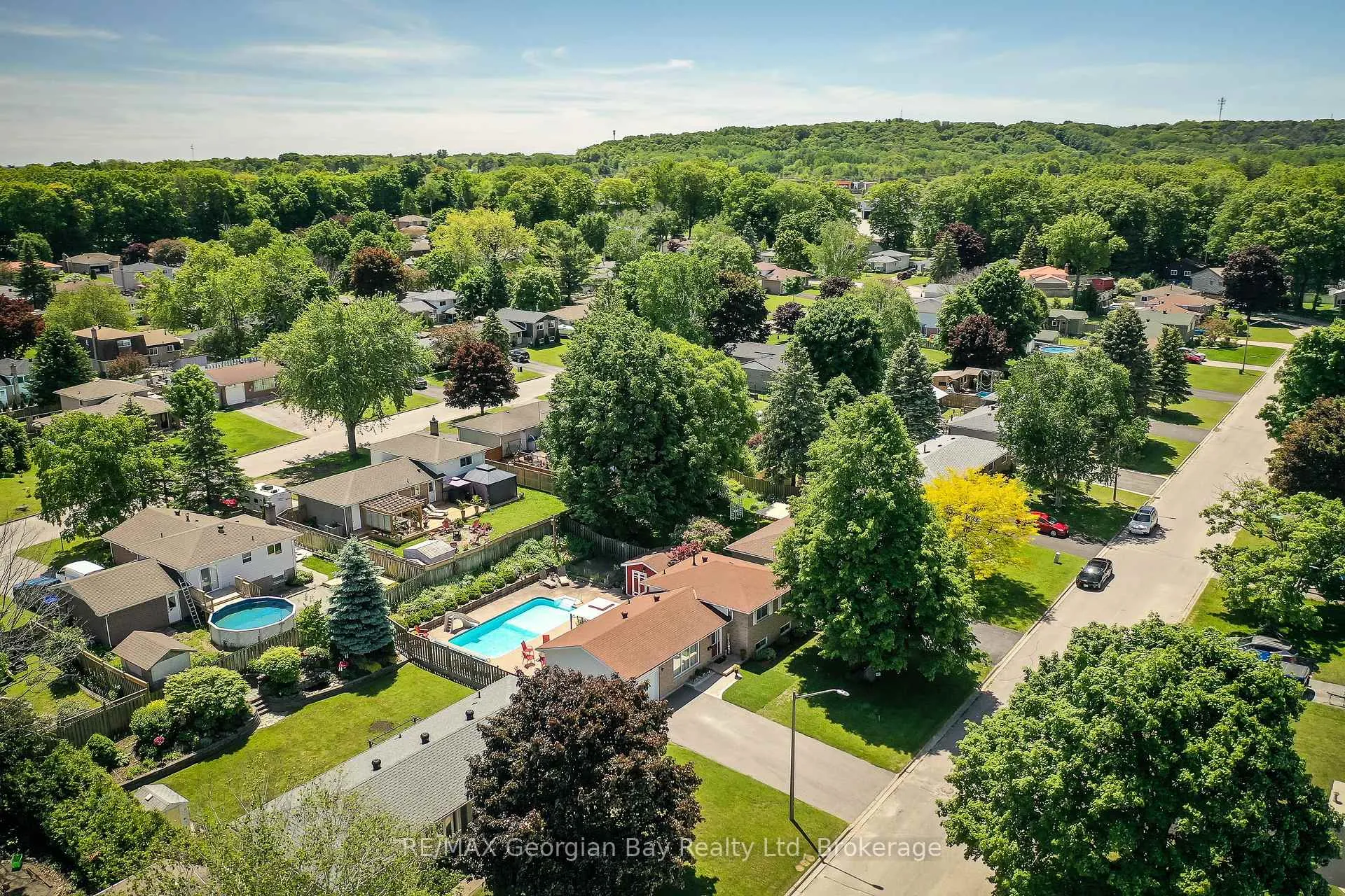 Photo 47 of 1007 Glen Mhor Crescent, Midland — HOMEH
