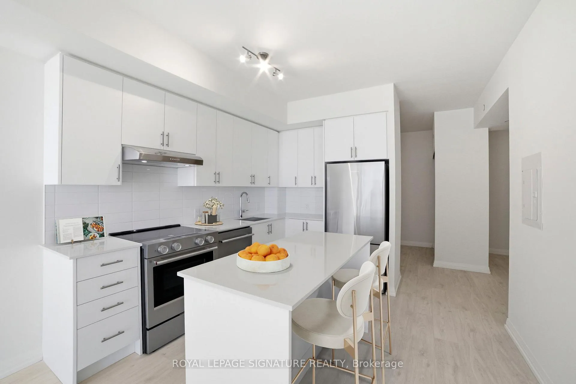 Photo 4 of Unit 1102, 27 Korda Gate, Vaughan, Vellore Village — HOMEH