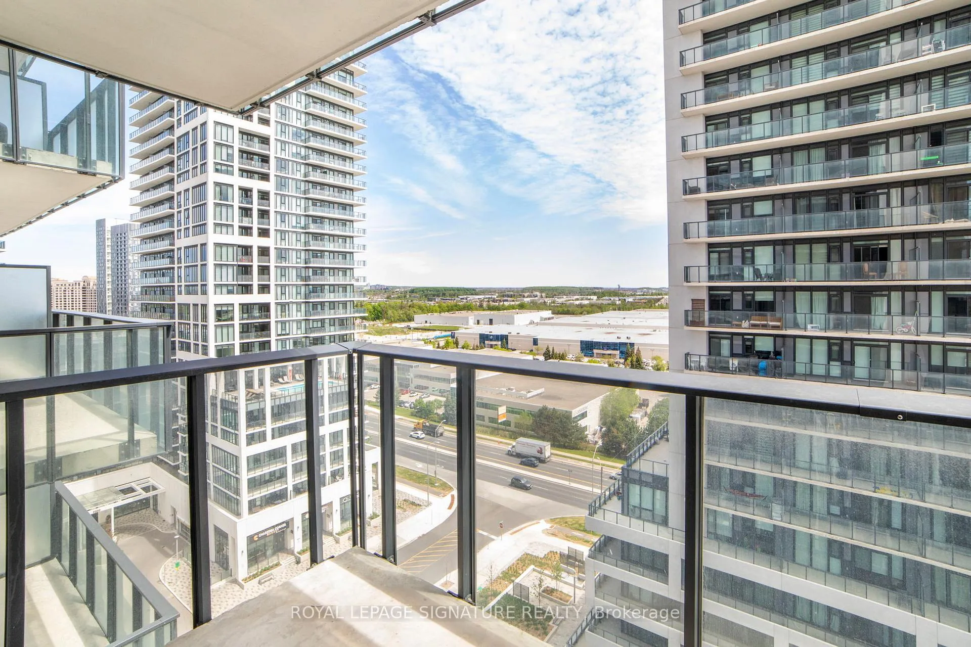 Photo 10 of Unit 1102, 27 Korda Gate, Vaughan, Vellore Village — HOMEH