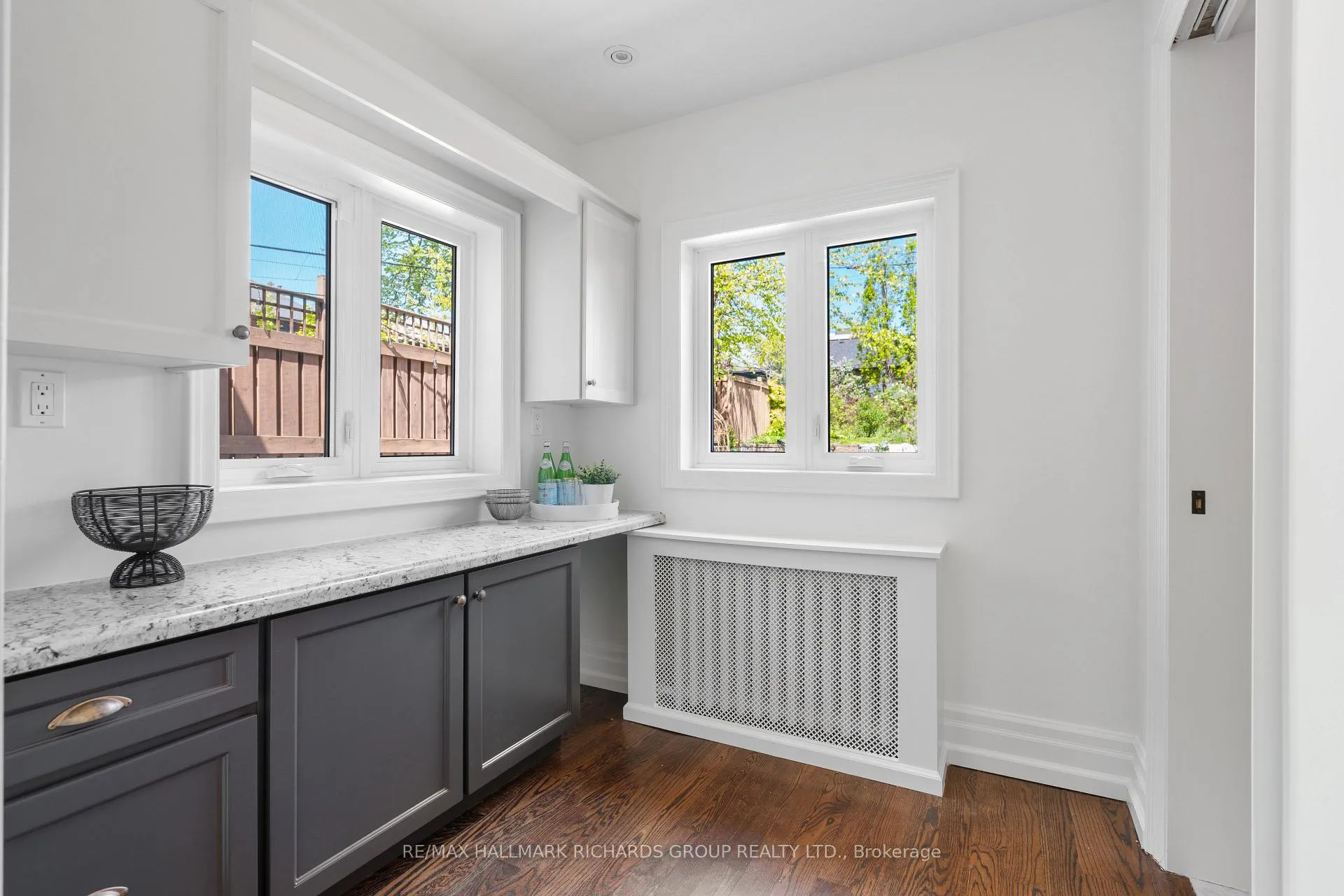 Photo 10 of 14 Cavendish Street, Toronto, The Beaches — HOMEH