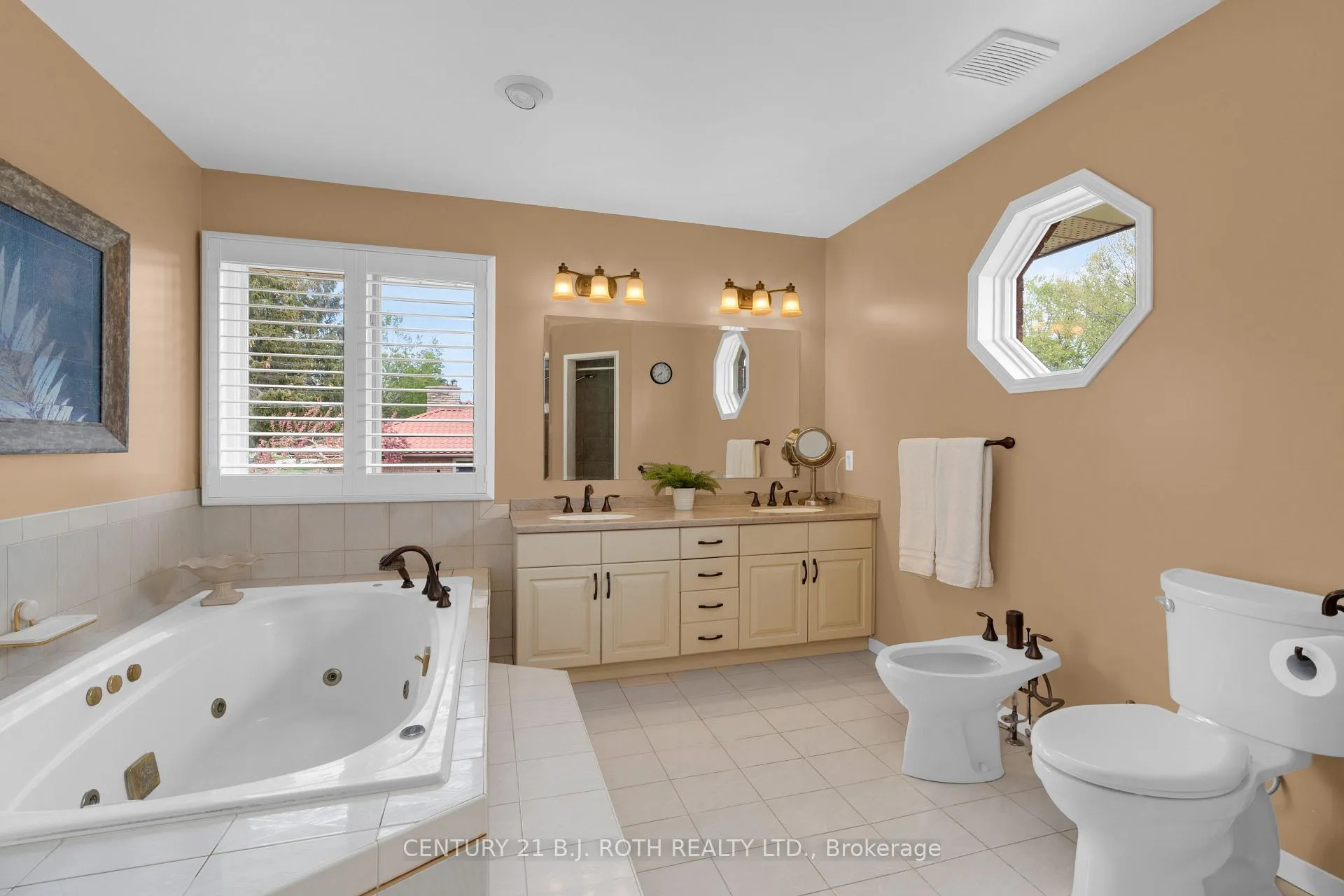 Photo 30 of 360 Codrington Street, Barrie, Codrington — HOMEH