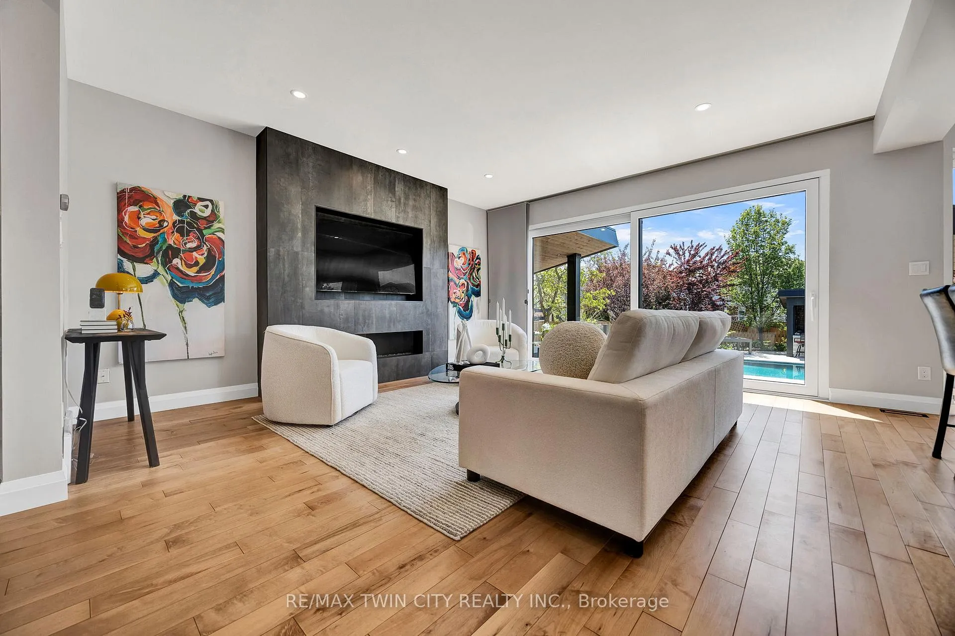 Photo 4 of 701 Breakwater Crescent, Waterloo — HOMEH