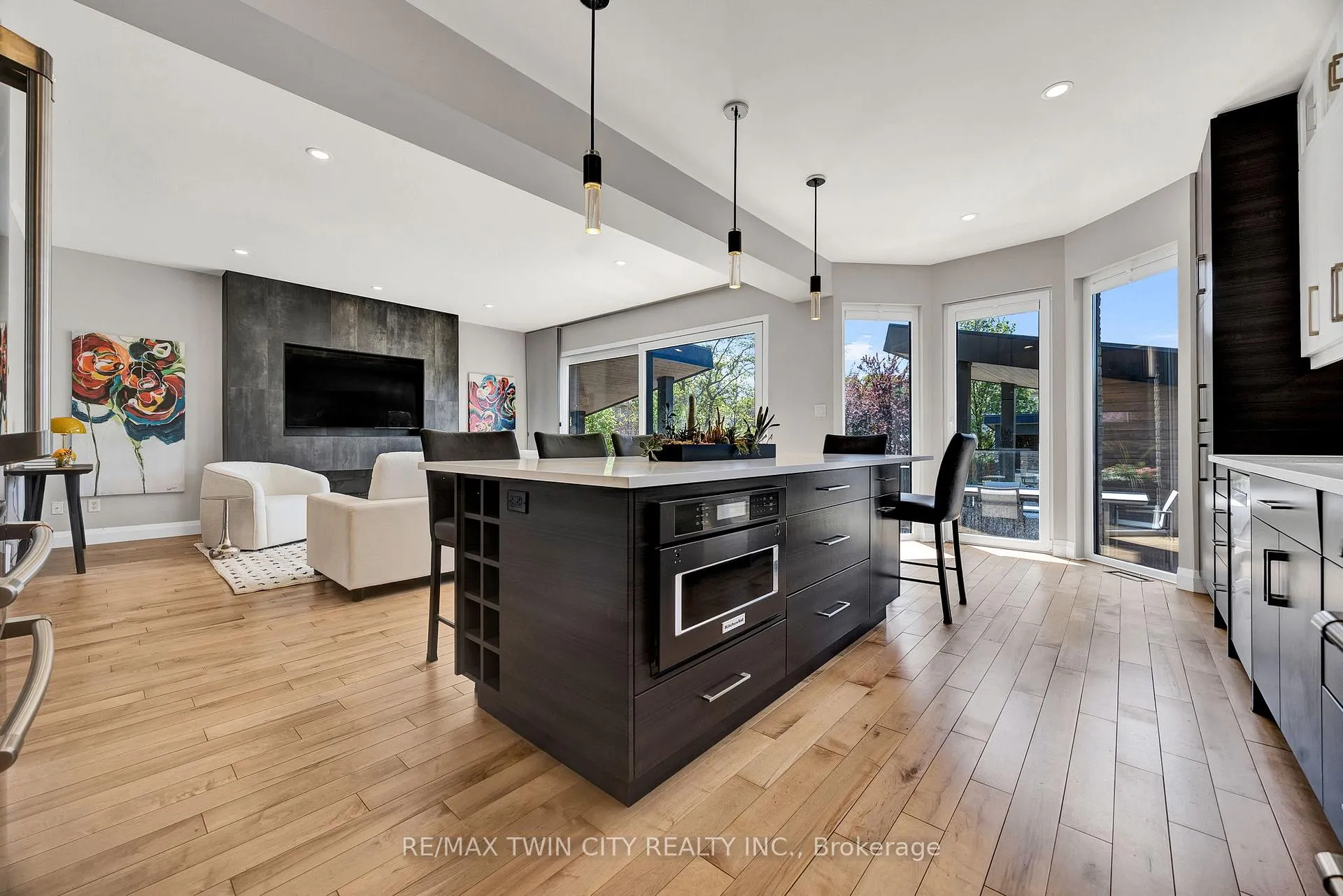Photo 9 of 701 Breakwater Crescent, Waterloo — HOMEH