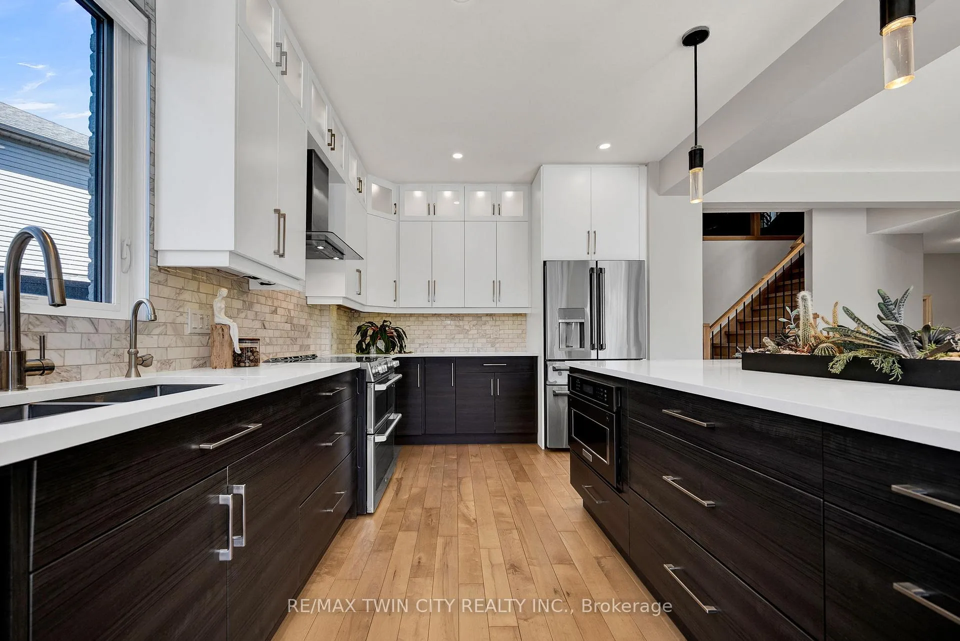 Photo 12 of 701 Breakwater Crescent, Waterloo — HOMEH