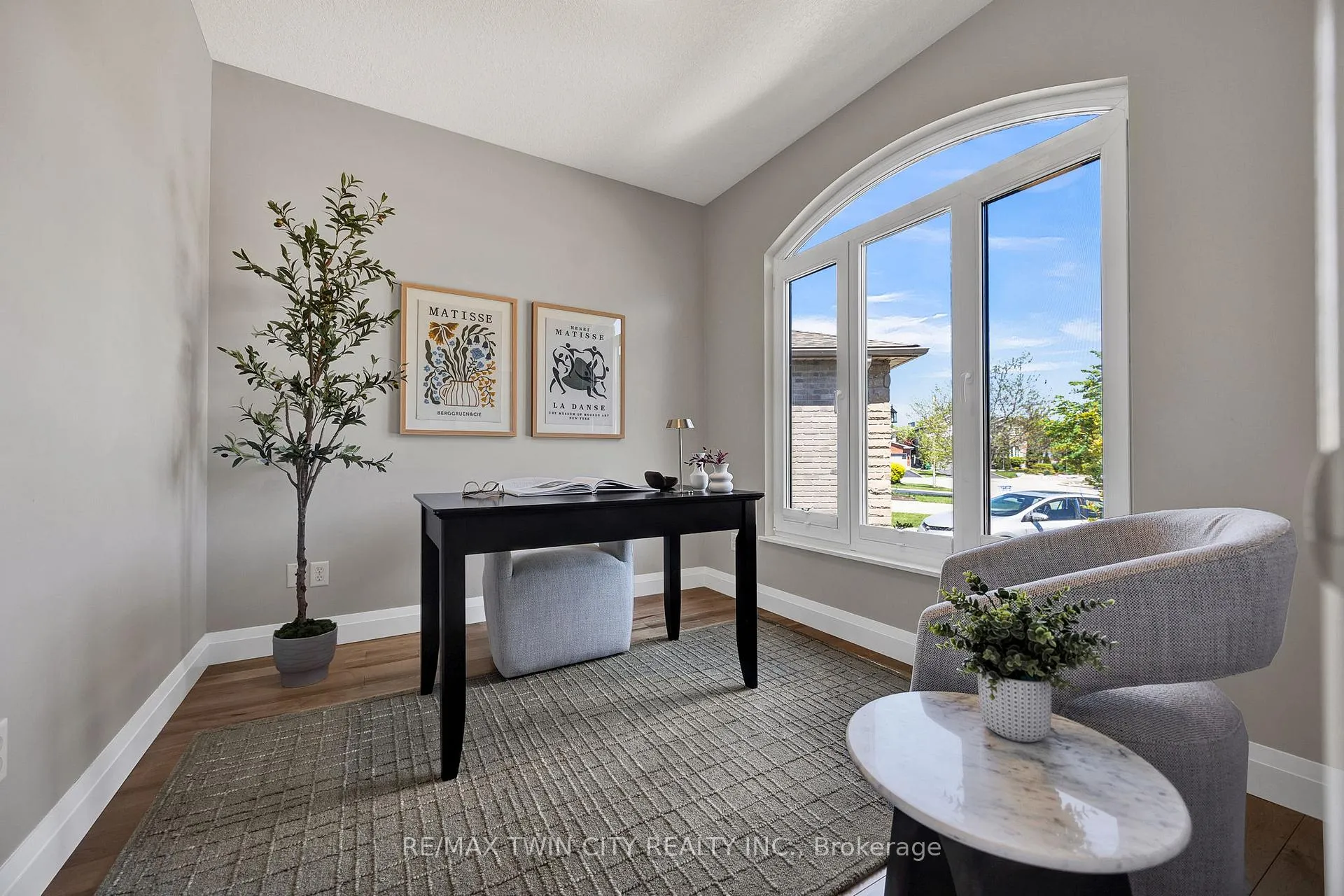 Photo 16 of 701 Breakwater Crescent, Waterloo — HOMEH