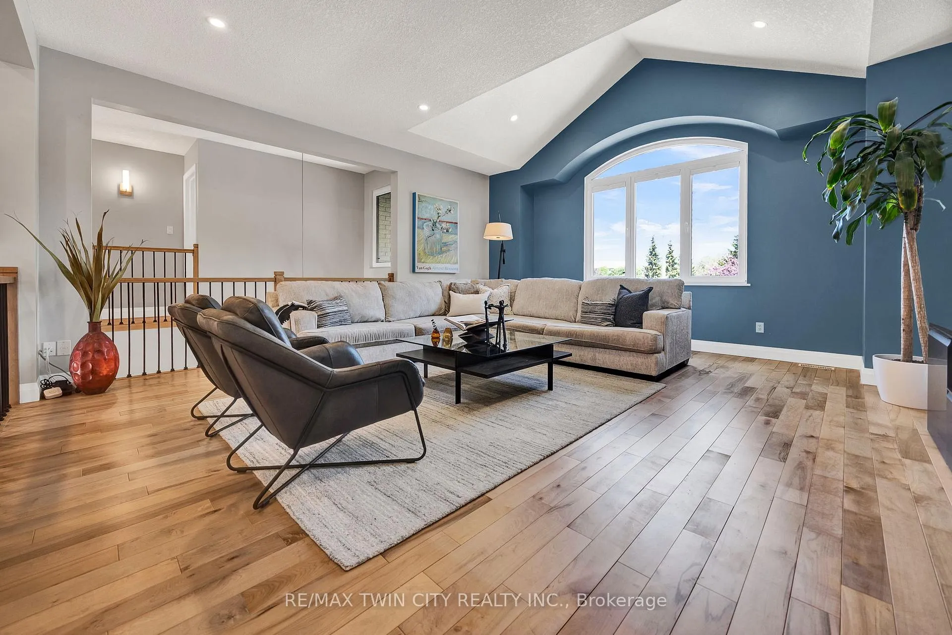 Photo 19 of 701 Breakwater Crescent, Waterloo — HOMEH