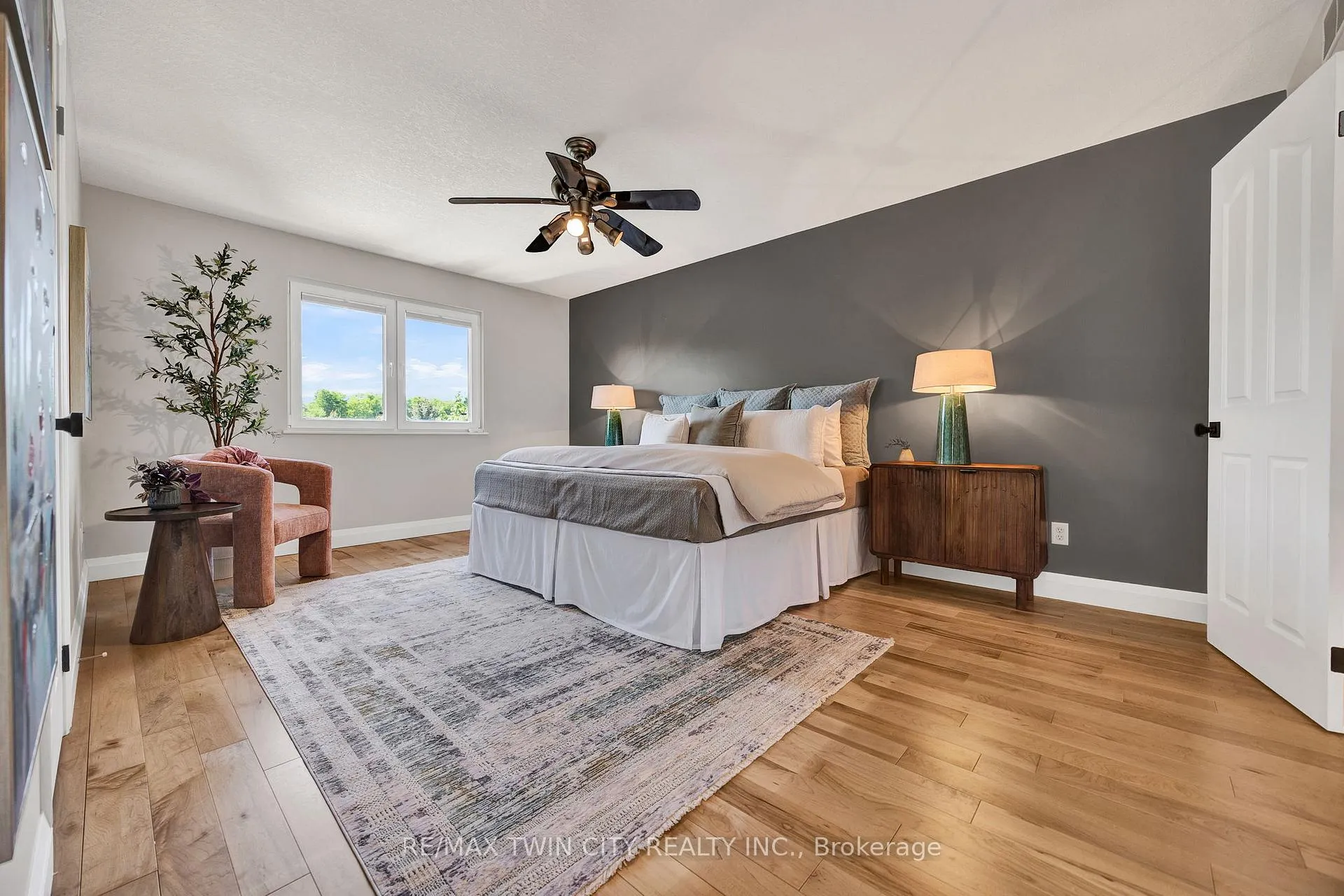 Photo 23 of 701 Breakwater Crescent, Waterloo — HOMEH