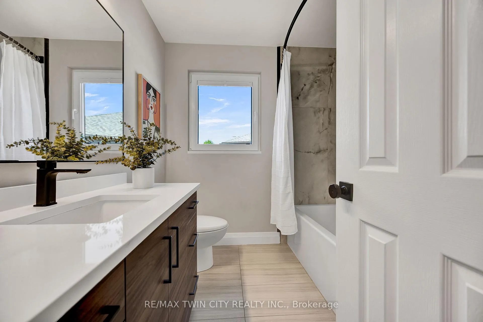 Photo 29 of 701 Breakwater Crescent, Waterloo — HOMEH