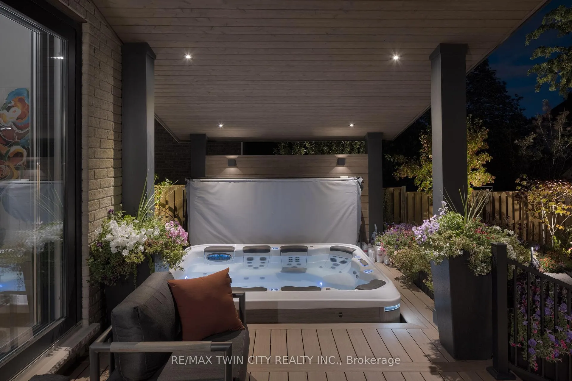 Photo 37 of 701 Breakwater Crescent, Waterloo — HOMEH
