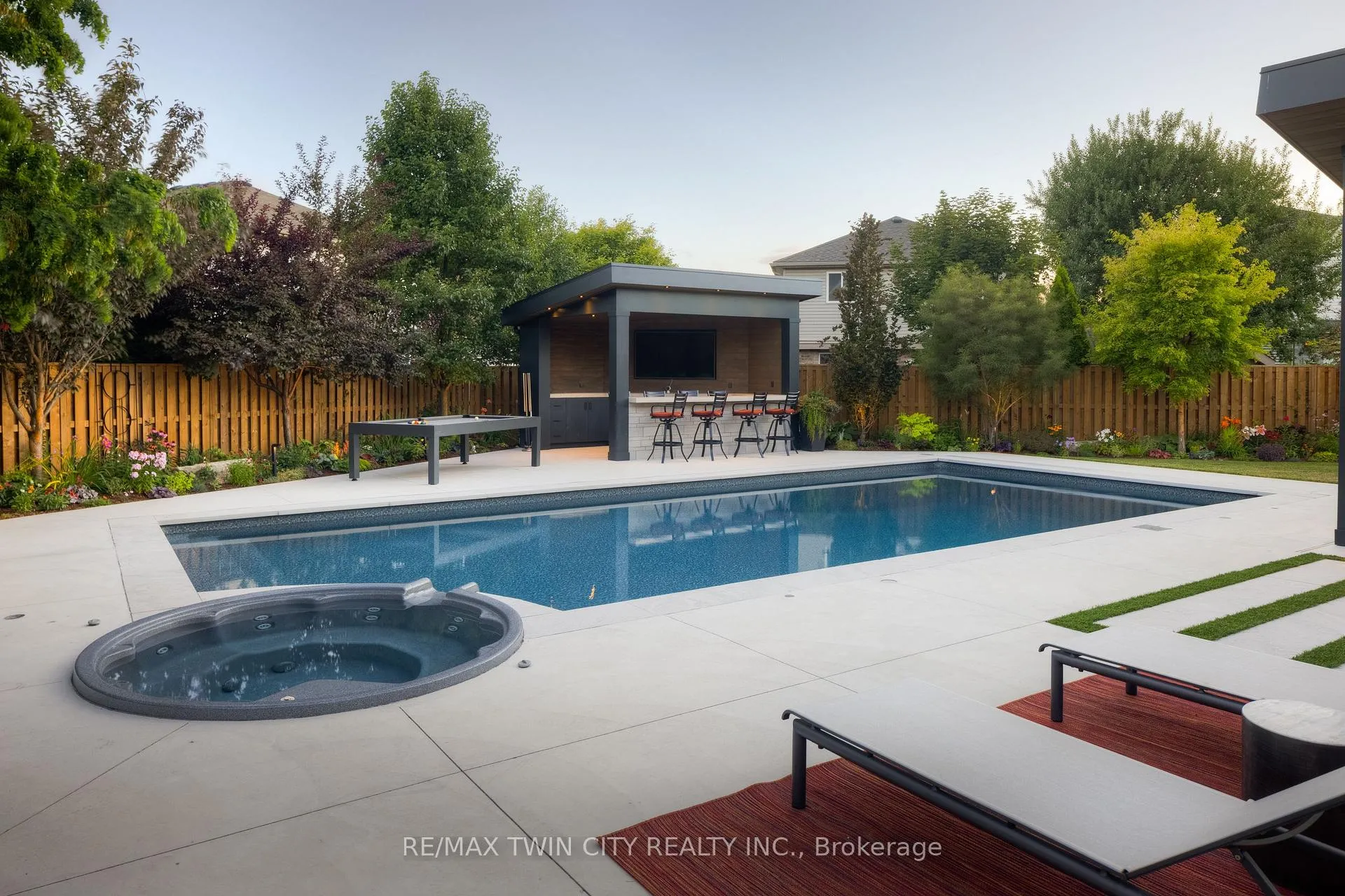 Photo 40 of 701 Breakwater Crescent, Waterloo — HOMEH