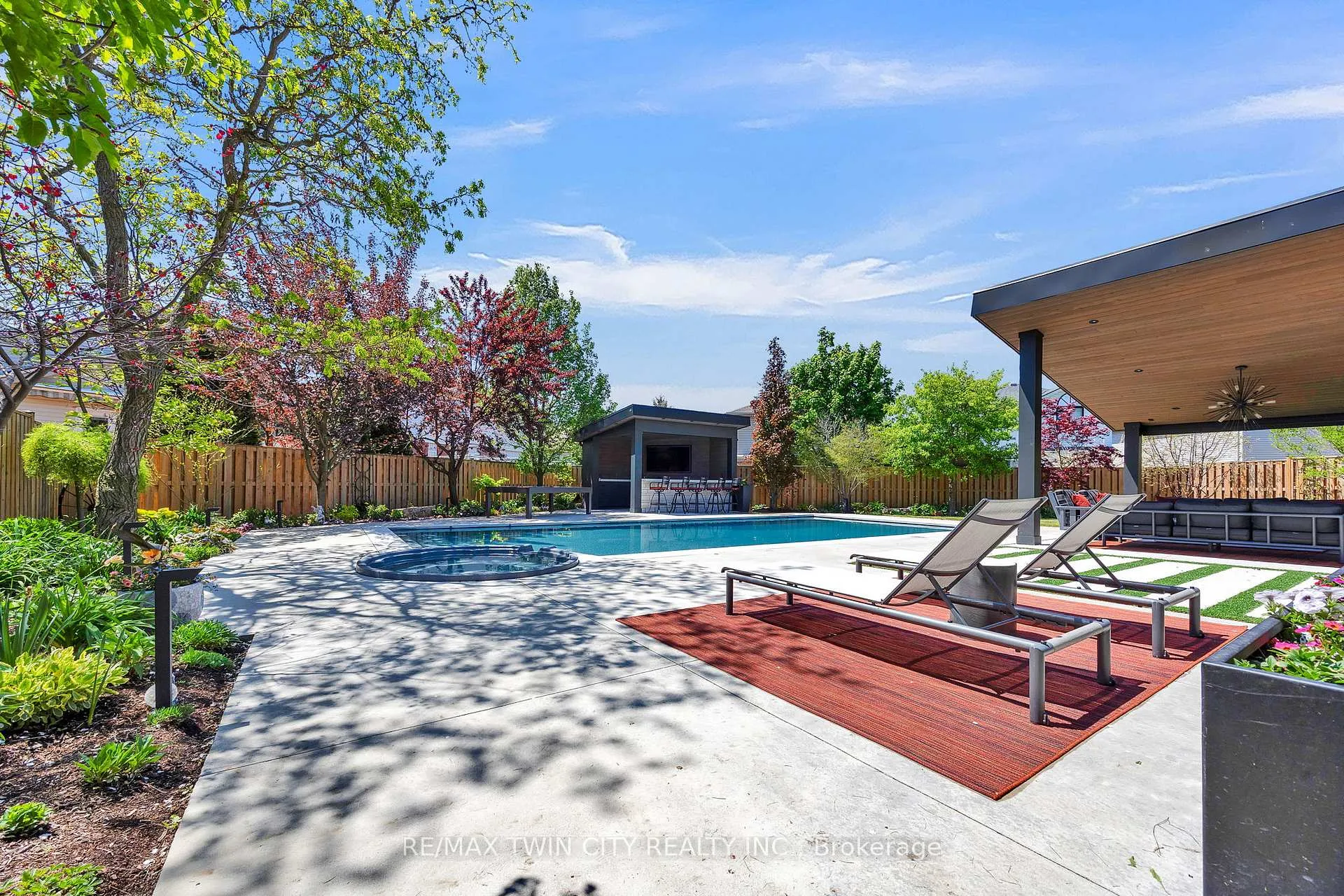 Photo 41 of 701 Breakwater Crescent, Waterloo — HOMEH