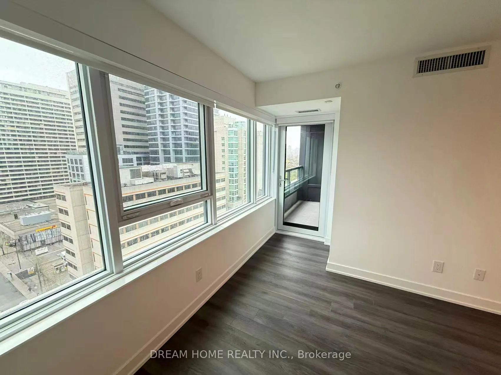Photo 9 of Unit 1303, 609 Sherborne Street, Toronto, North St. James Town — HOMEH