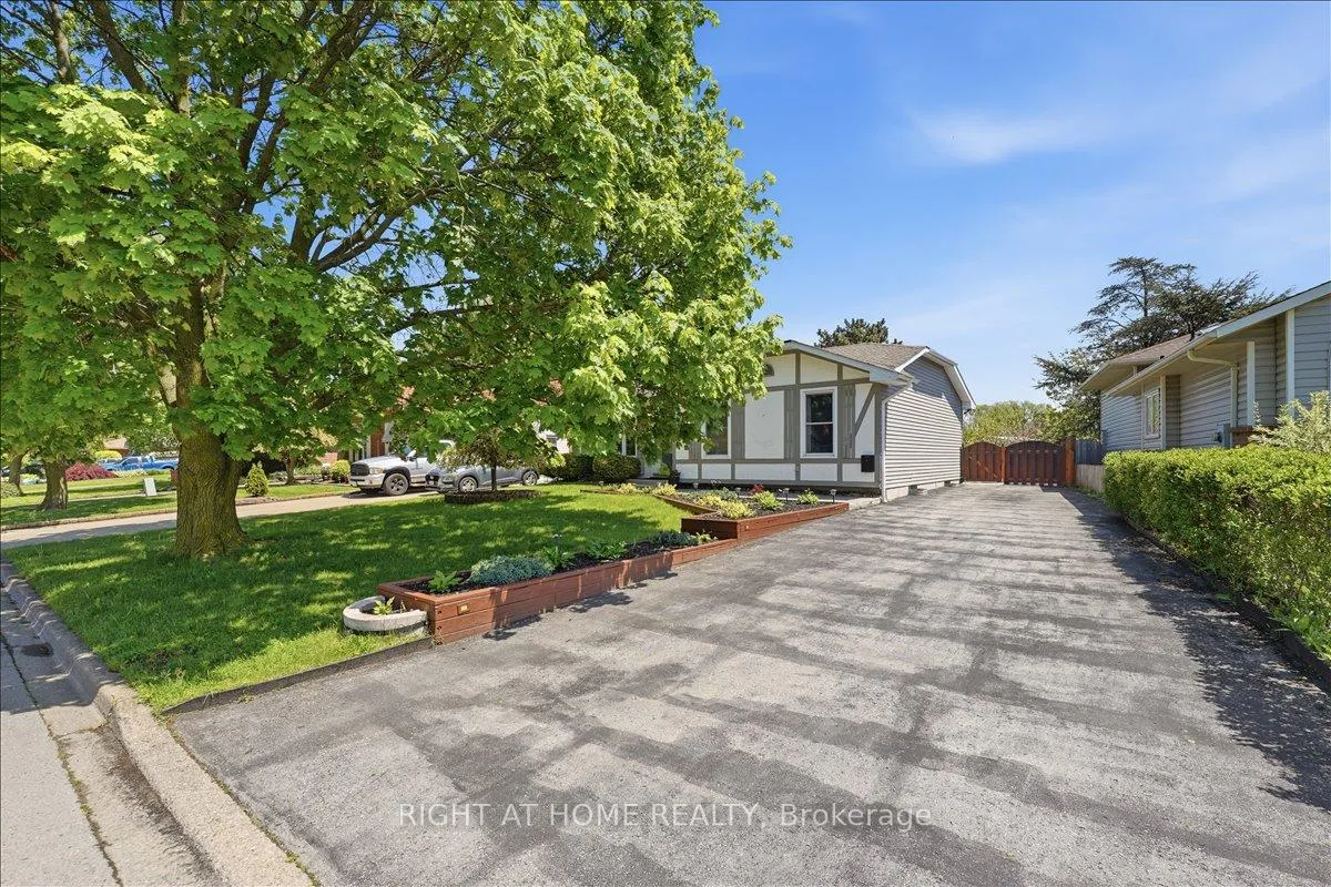 Photo 2 of 6 Willcher Drive, St. Catharines, Lakeshore — HOMEH