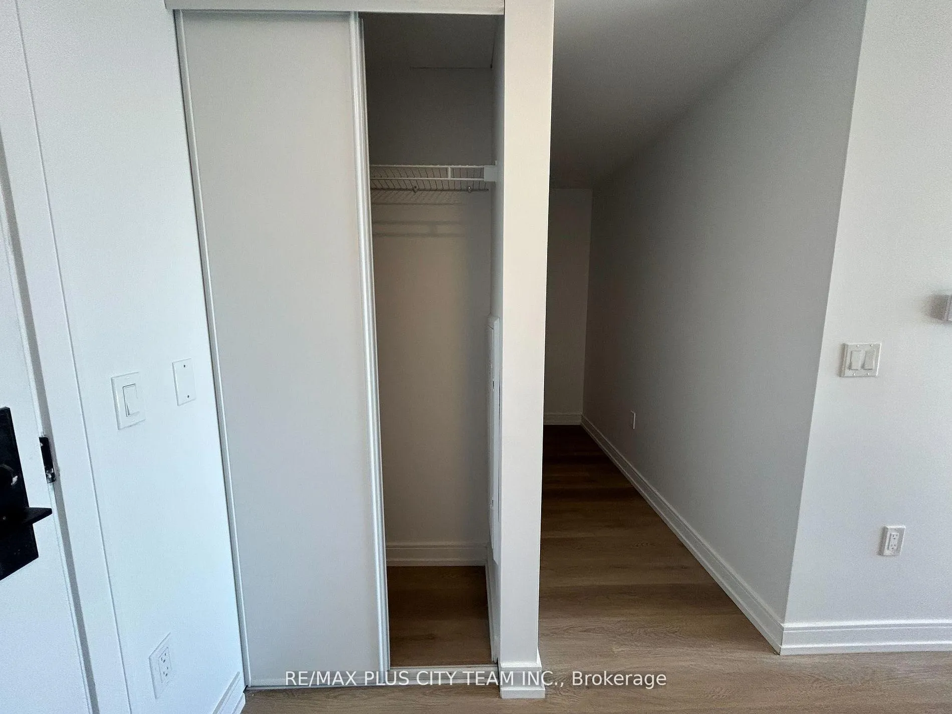 Photo 15 of Unit 527, 1 Jarvis Street E, Hamilton, Beasley — HOMEH