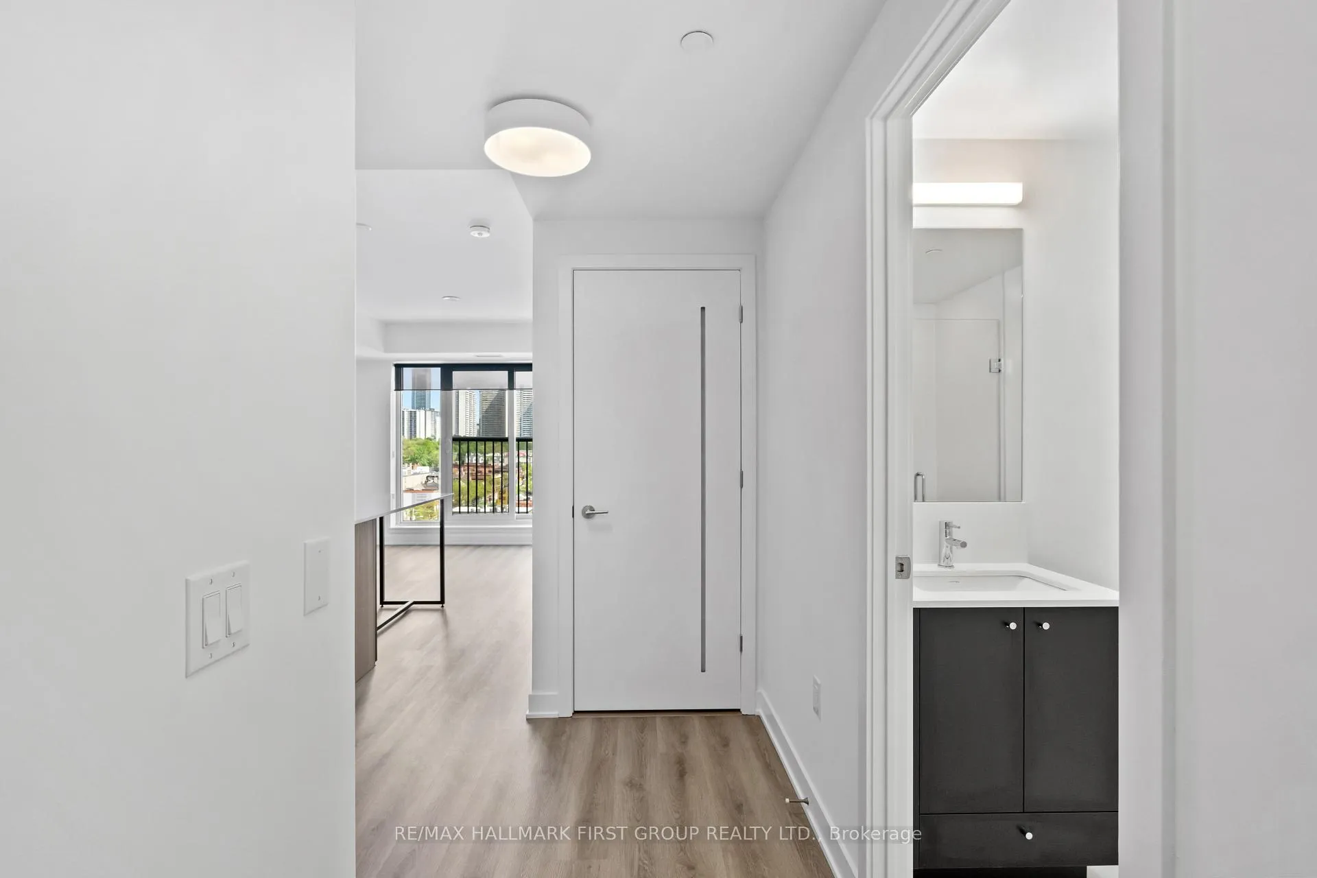 Photo 4 of Unit 924, 30 Dreamers Way, Toronto, Regent Park — HOMEH