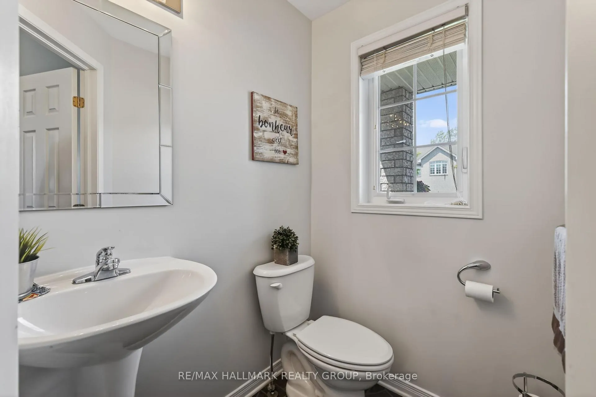 Photo 5 of 369 Rolling Meadow Crescent, Ottawa, Mer Bleue/Bradley Estates/Anderson Park — HOMEH
