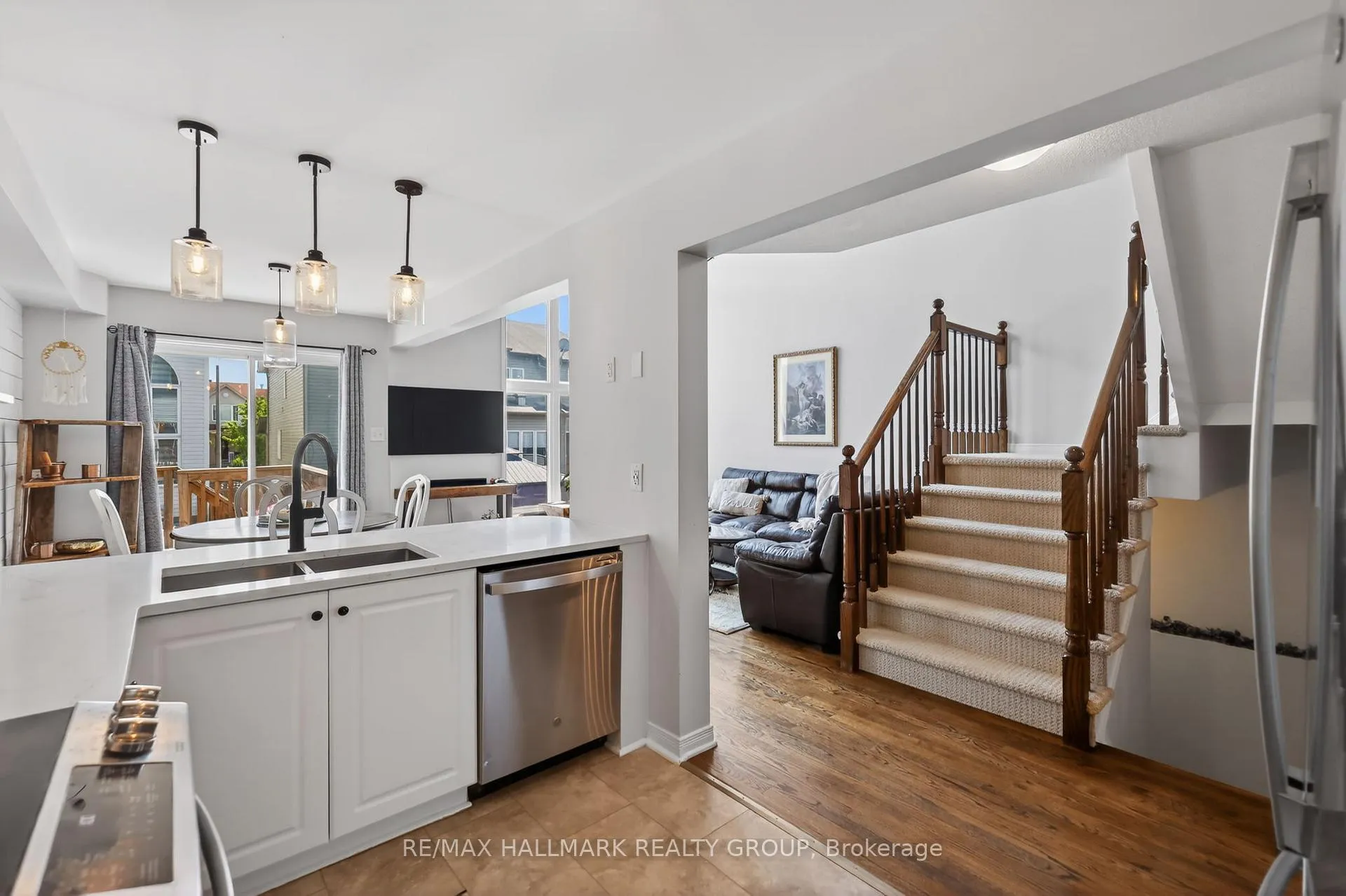 Photo 12 of 369 Rolling Meadow Crescent, Ottawa, Mer Bleue/Bradley Estates/Anderson Park — HOMEH