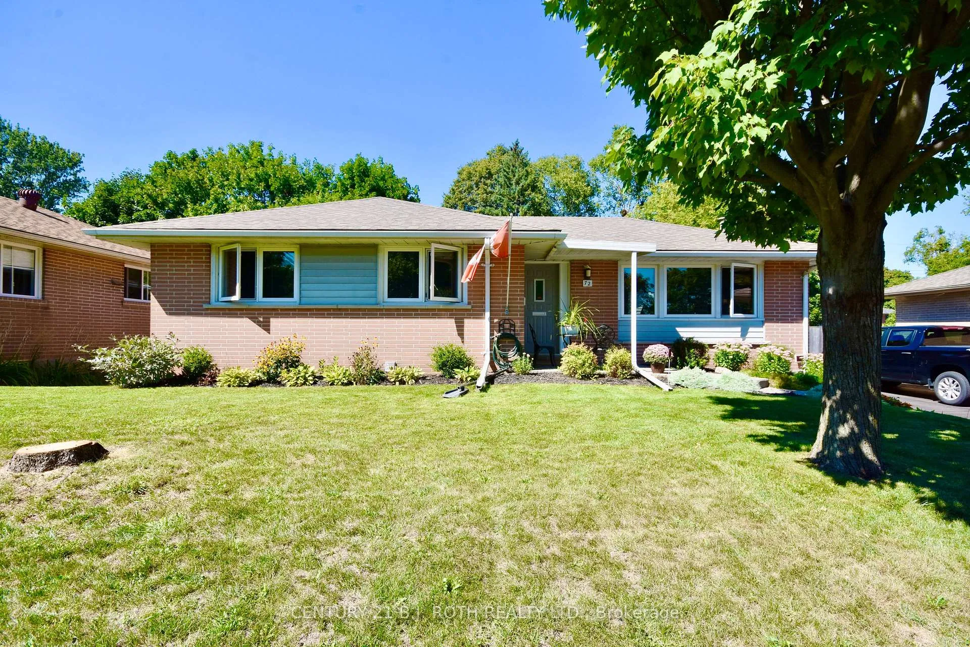 Photo 2 of 72 Rose Street, Barrie, Wellington — HOMEH