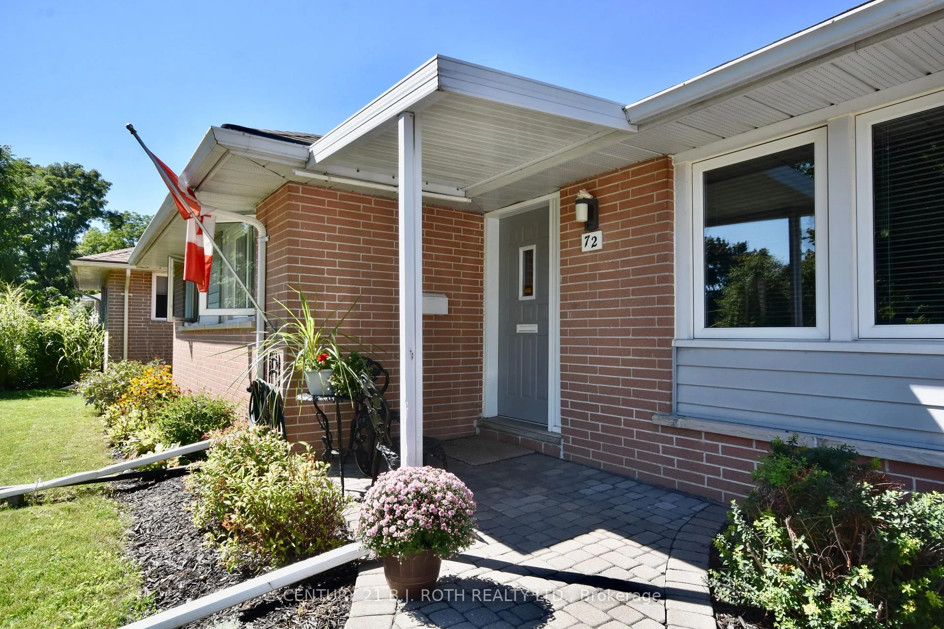 Photo 4 of 72 Rose Street, Barrie, Wellington — HOMEH