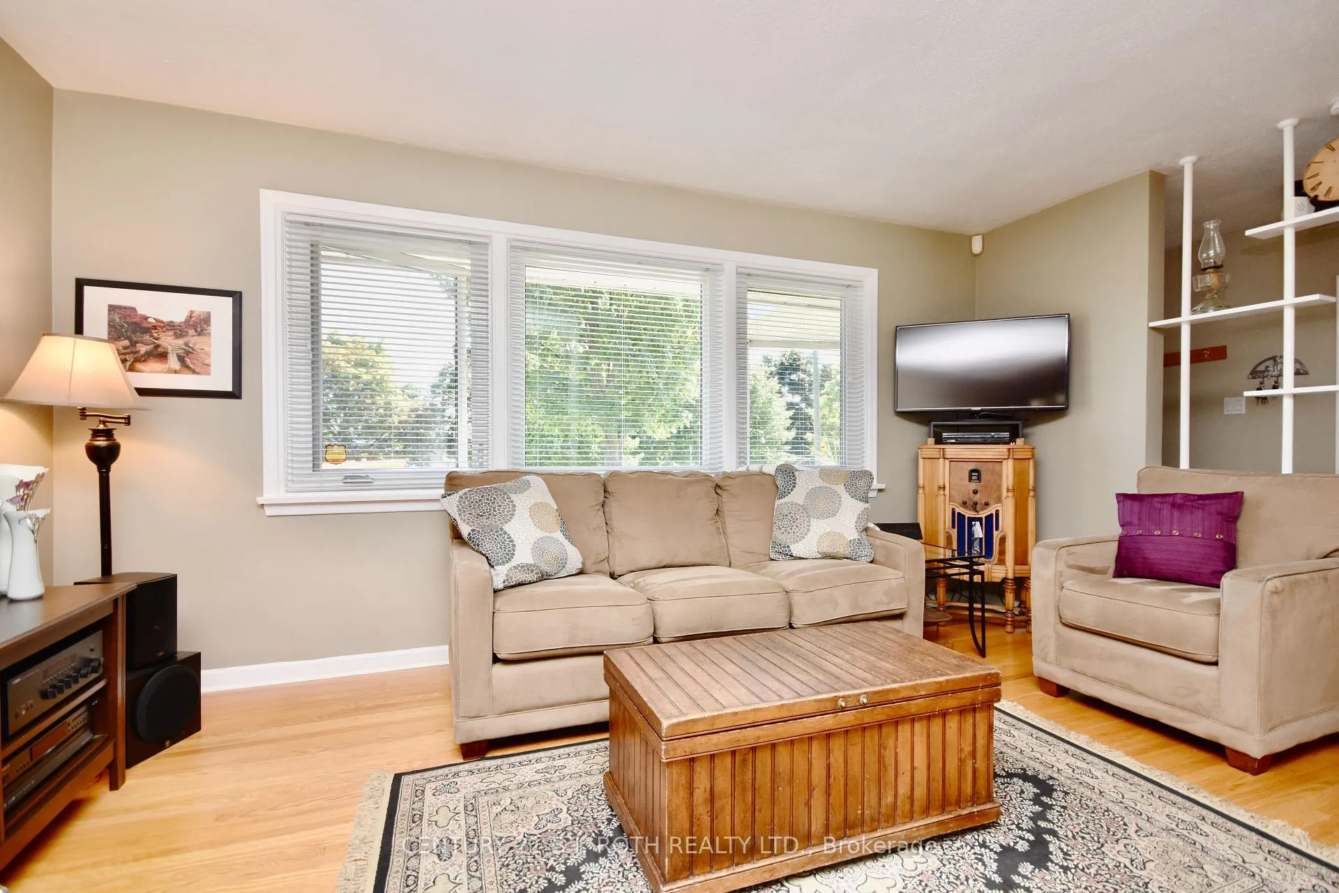 Photo 8 of 72 Rose Street, Barrie, Wellington — HOMEH