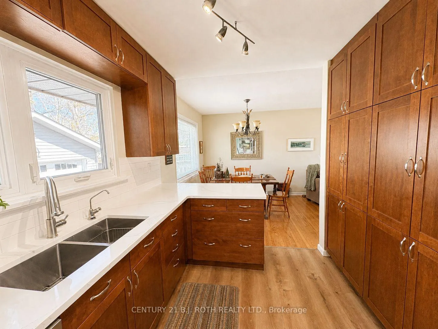 Photo 13 of 72 Rose Street, Barrie, Wellington — HOMEH