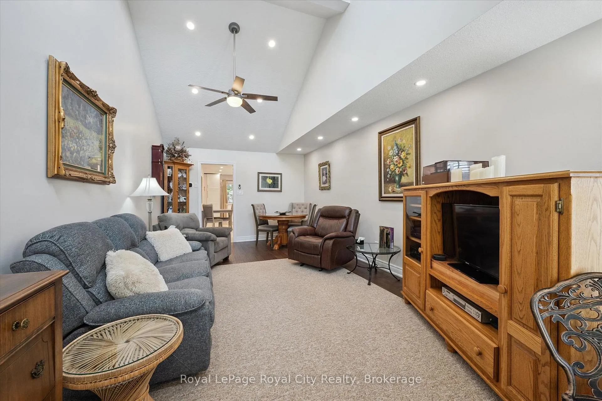 Photo 6 of 71 Doyle Drive, Guelph, Clairfields/Hanlon Business Park — HOMEH