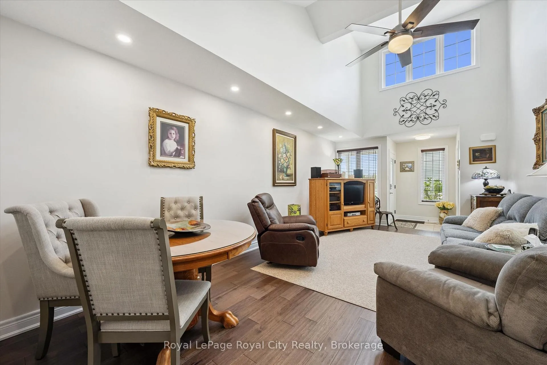 Photo 9 of 71 Doyle Drive, Guelph, Clairfields/Hanlon Business Park — HOMEH