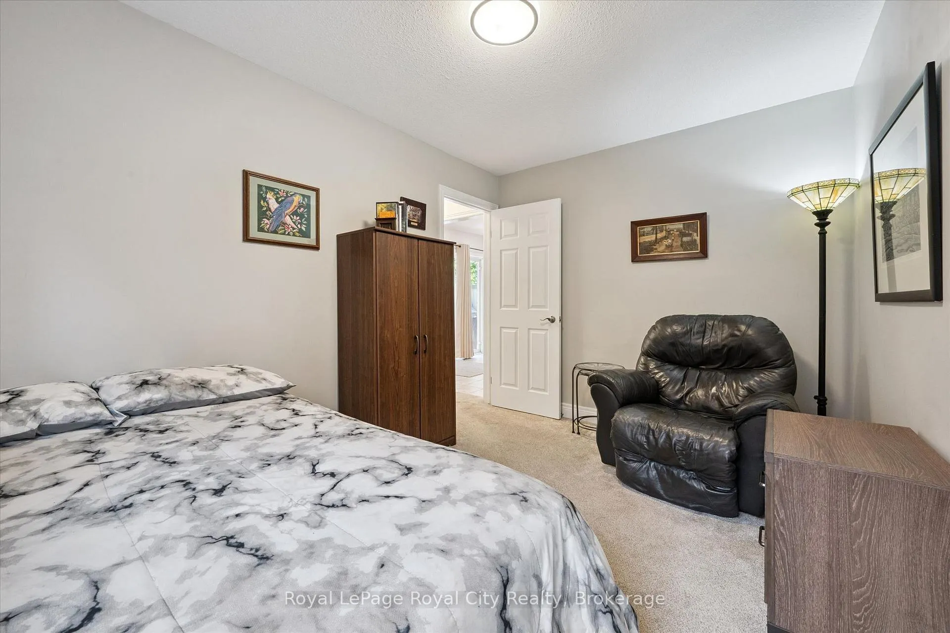 Photo 21 of 71 Doyle Drive, Guelph, Clairfields/Hanlon Business Park — HOMEH