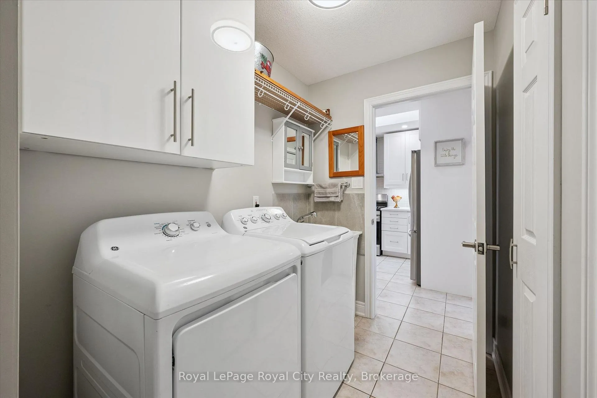 Photo 24 of 71 Doyle Drive, Guelph, Clairfields/Hanlon Business Park — HOMEH