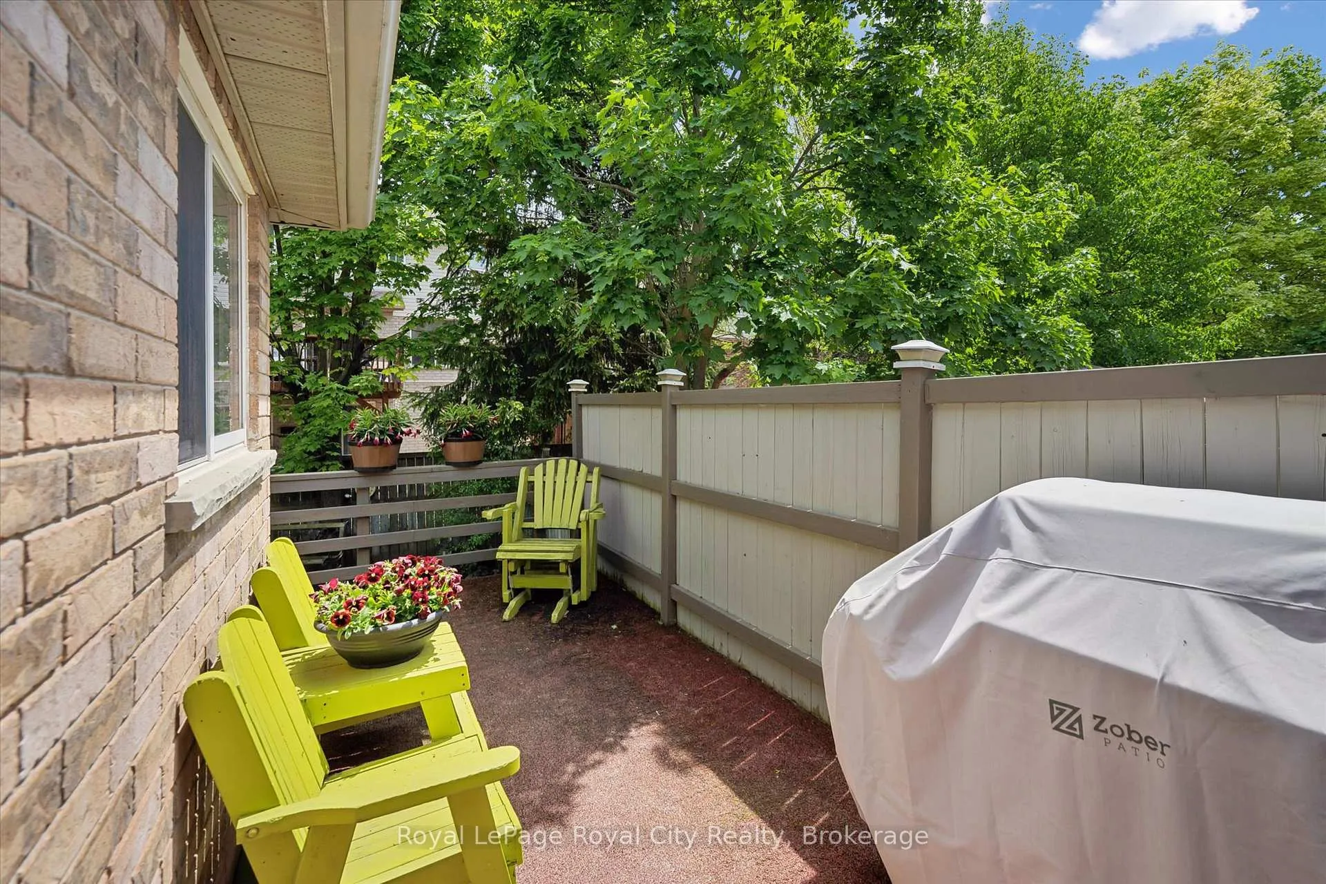 Photo 28 of 71 Doyle Drive, Guelph, Clairfields/Hanlon Business Park — HOMEH