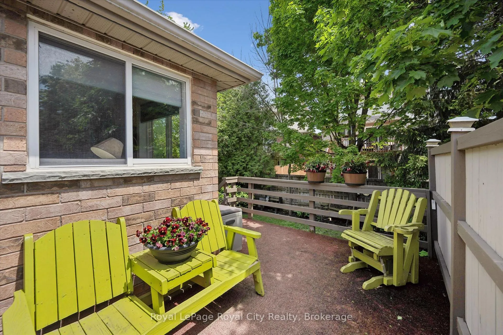 Photo 29 of 71 Doyle Drive, Guelph, Clairfields/Hanlon Business Park — HOMEH