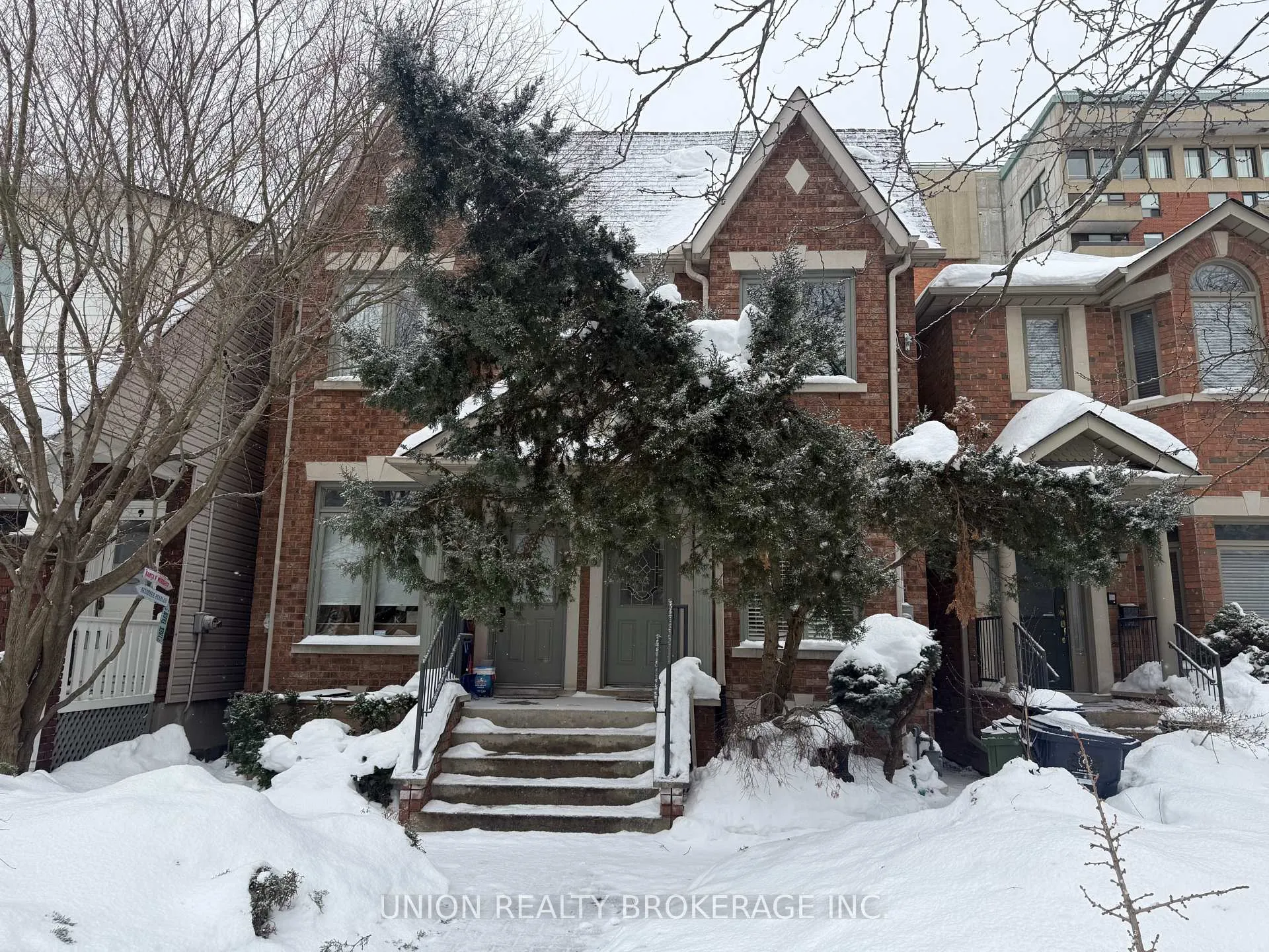 Front of Unit Lower, 105A Gough Avenue