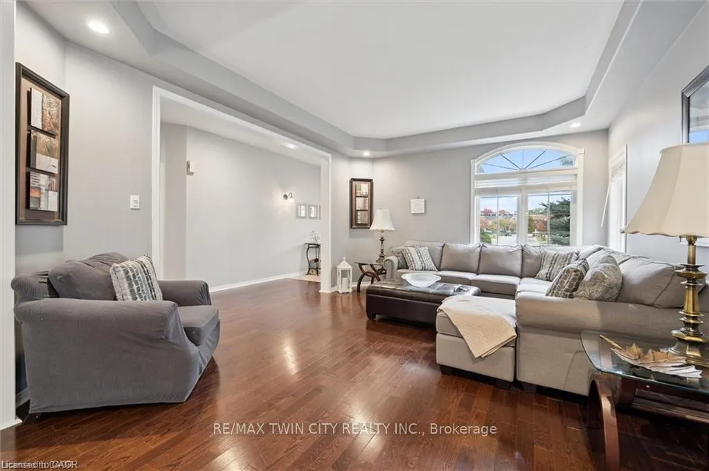Photo 7 of 305 Pine Valley Drive, Kitchener — HOMEH