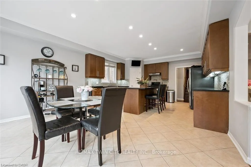 Photo 16 of 305 Pine Valley Drive, Kitchener — HOMEH