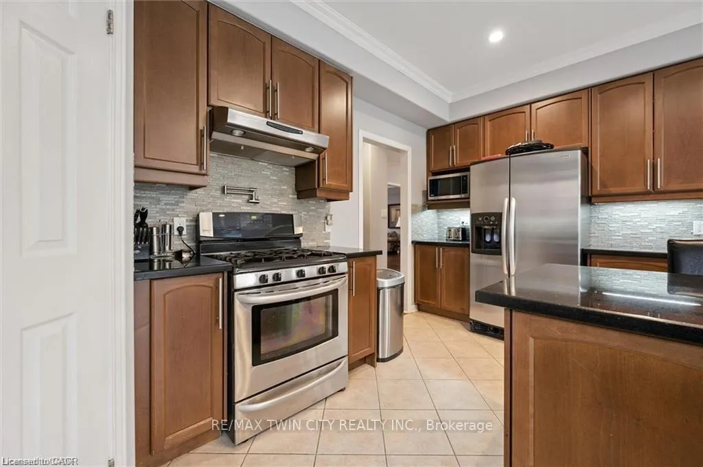Photo 22 of 305 Pine Valley Drive, Kitchener — HOMEH
