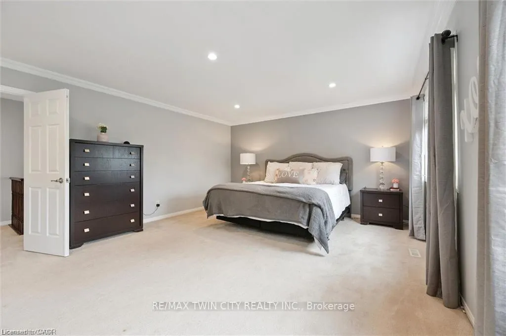 Photo 29 of 305 Pine Valley Drive, Kitchener — HOMEH