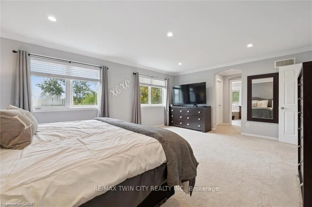 Photo 31 of 305 Pine Valley Drive, Kitchener — HOMEH