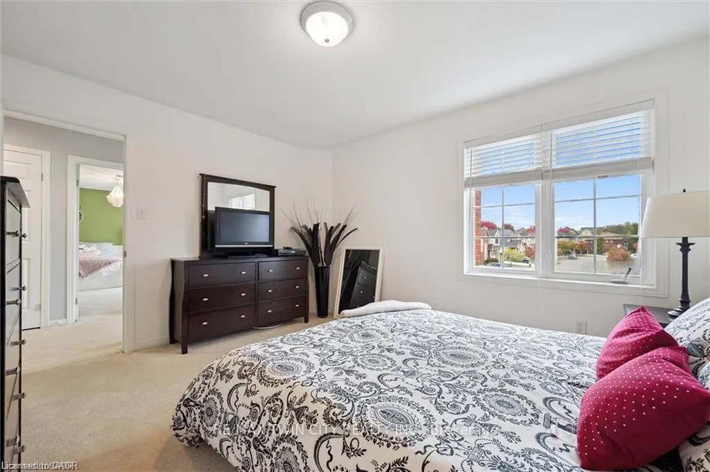 Photo 38 of 305 Pine Valley Drive, Kitchener — HOMEH
